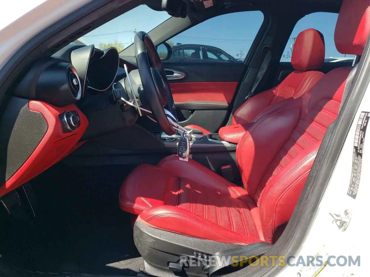 7 fotografías del automóvil dañado ZARFAMBN4M7640318 ALFA ROMEO GIULIA 2021
