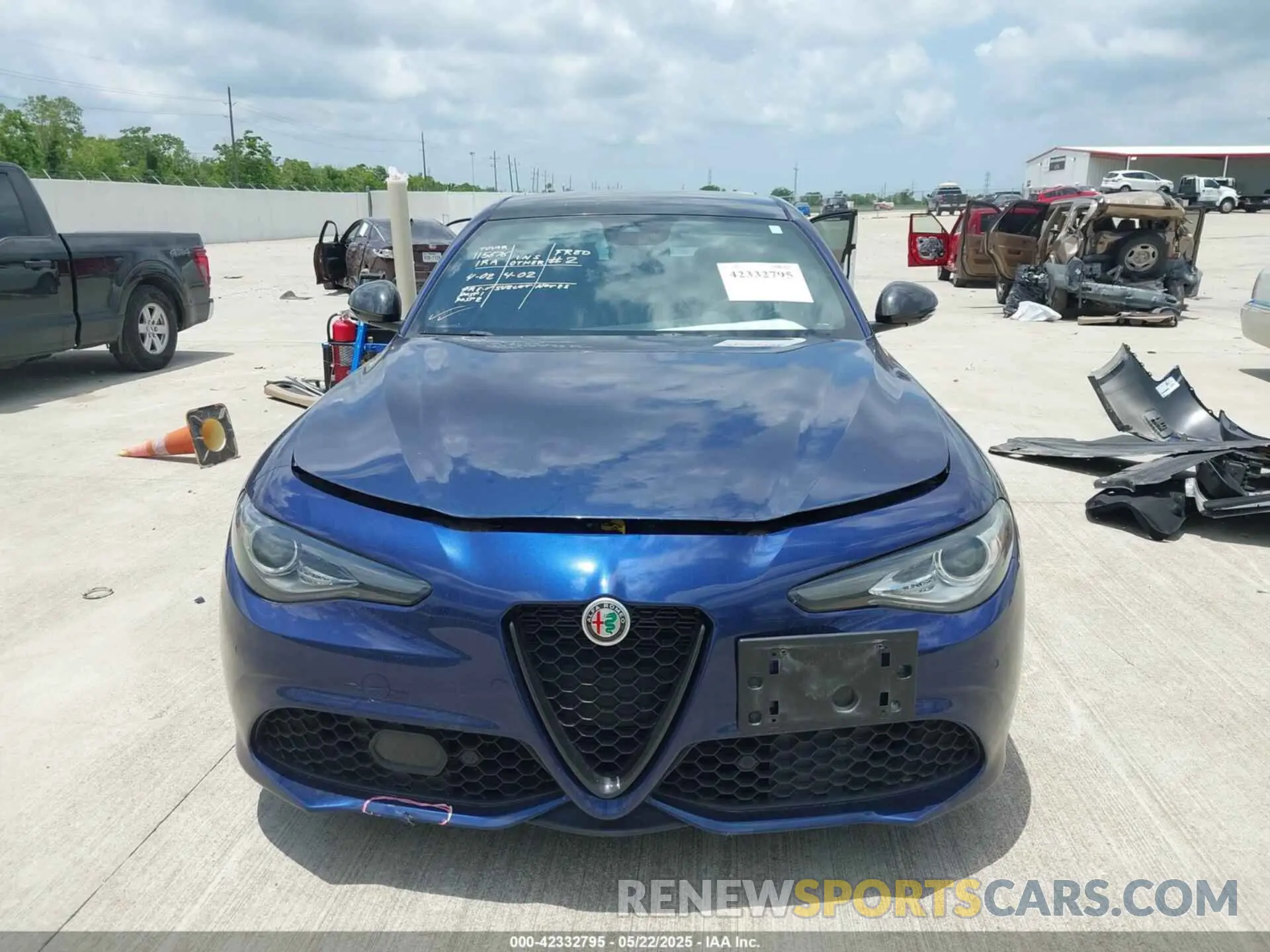 12 fotografías del automóvil dañado ZARFAMBN4M7648578 ALFA ROMEO GIULIA 2021