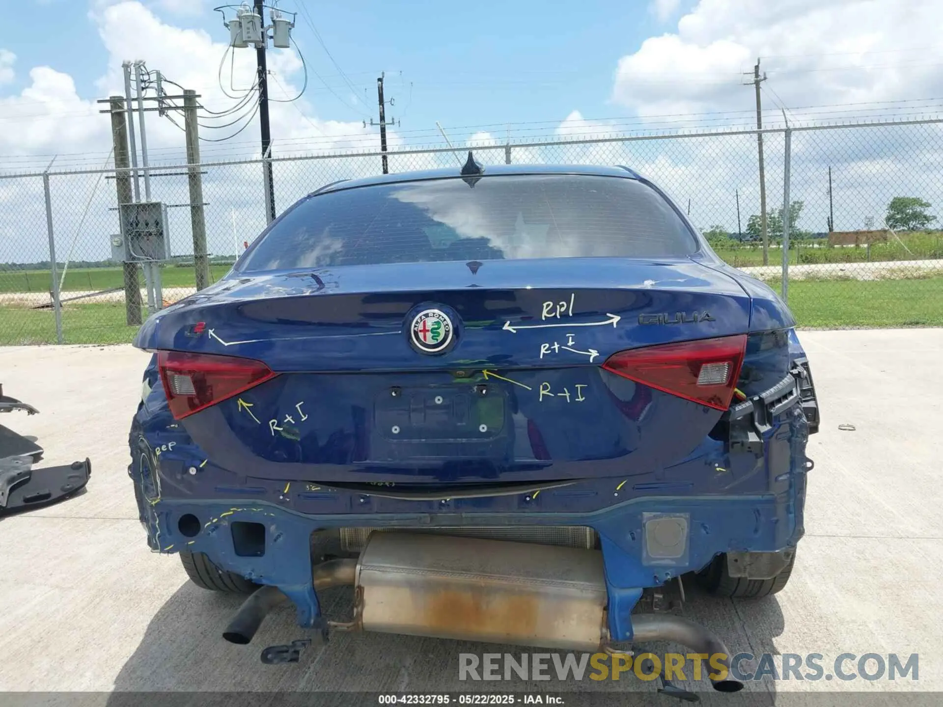 16 fotografías del automóvil dañado ZARFAMBN4M7648578 ALFA ROMEO GIULIA 2021