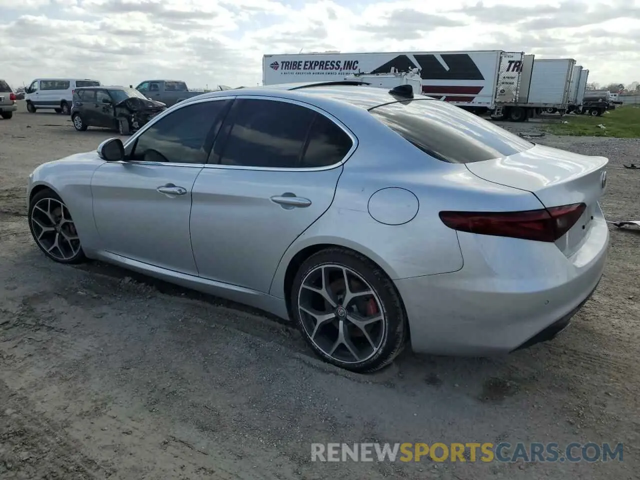 2 fotografías del automóvil dañado ZARFAMBNXM7639691 ALFA ROMEO GIULIA 2021