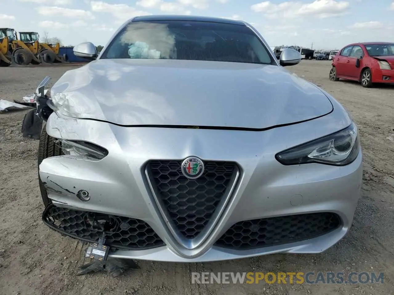 5 fotografías del automóvil dañado ZARFAMBNXM7639691 ALFA ROMEO GIULIA 2021