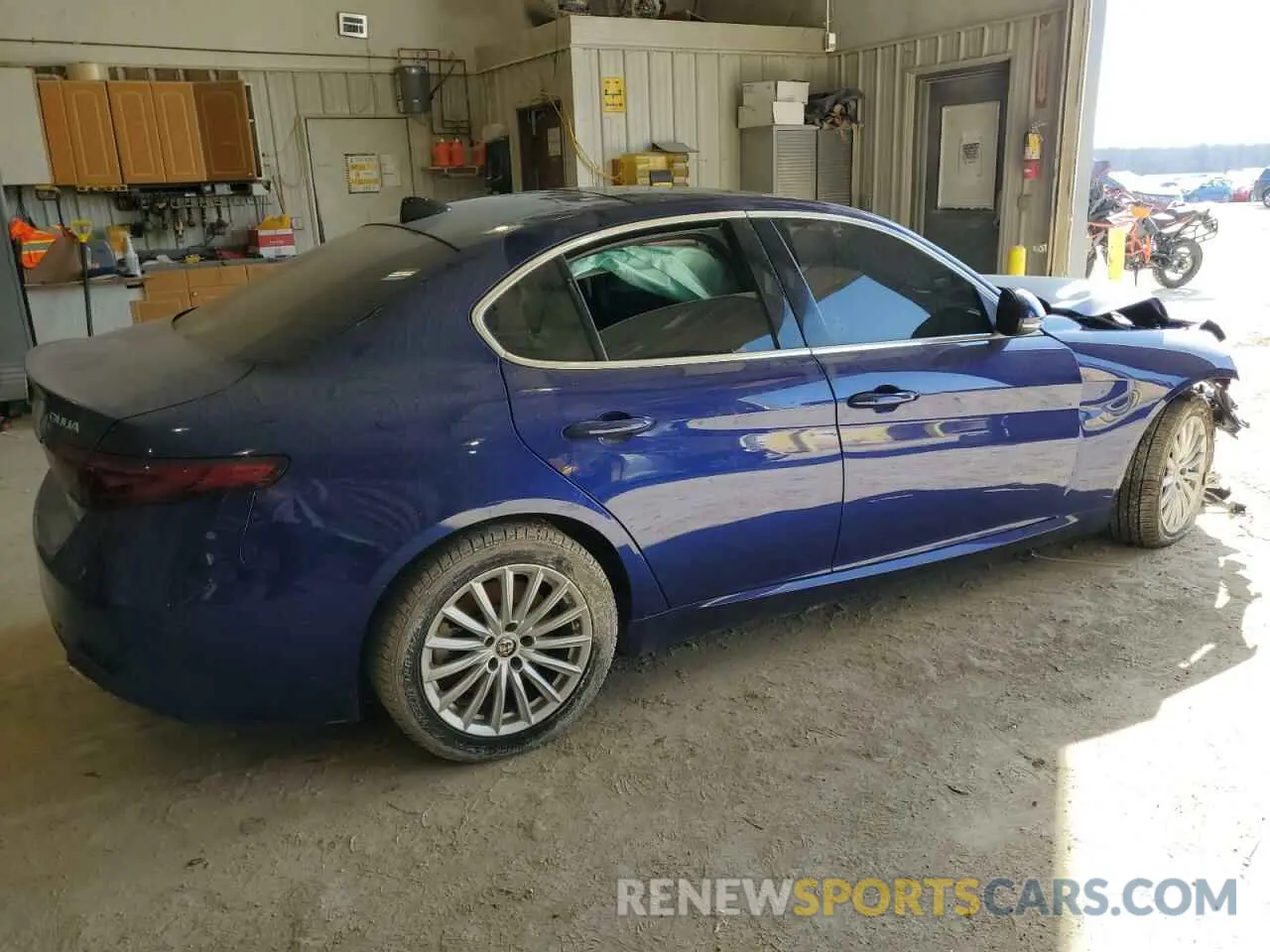 3 fotografías del automóvil dañado ZARFANAN2M7649350 ALFA ROMEO GIULIA 2021
