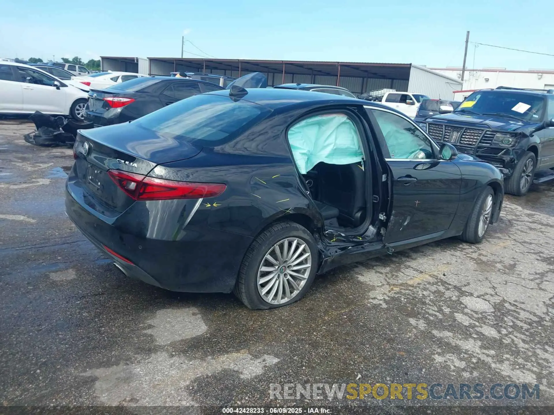 4 fotografías del automóvil dañado ZARFANAN5M7648211 ALFA ROMEO GIULIA 2021