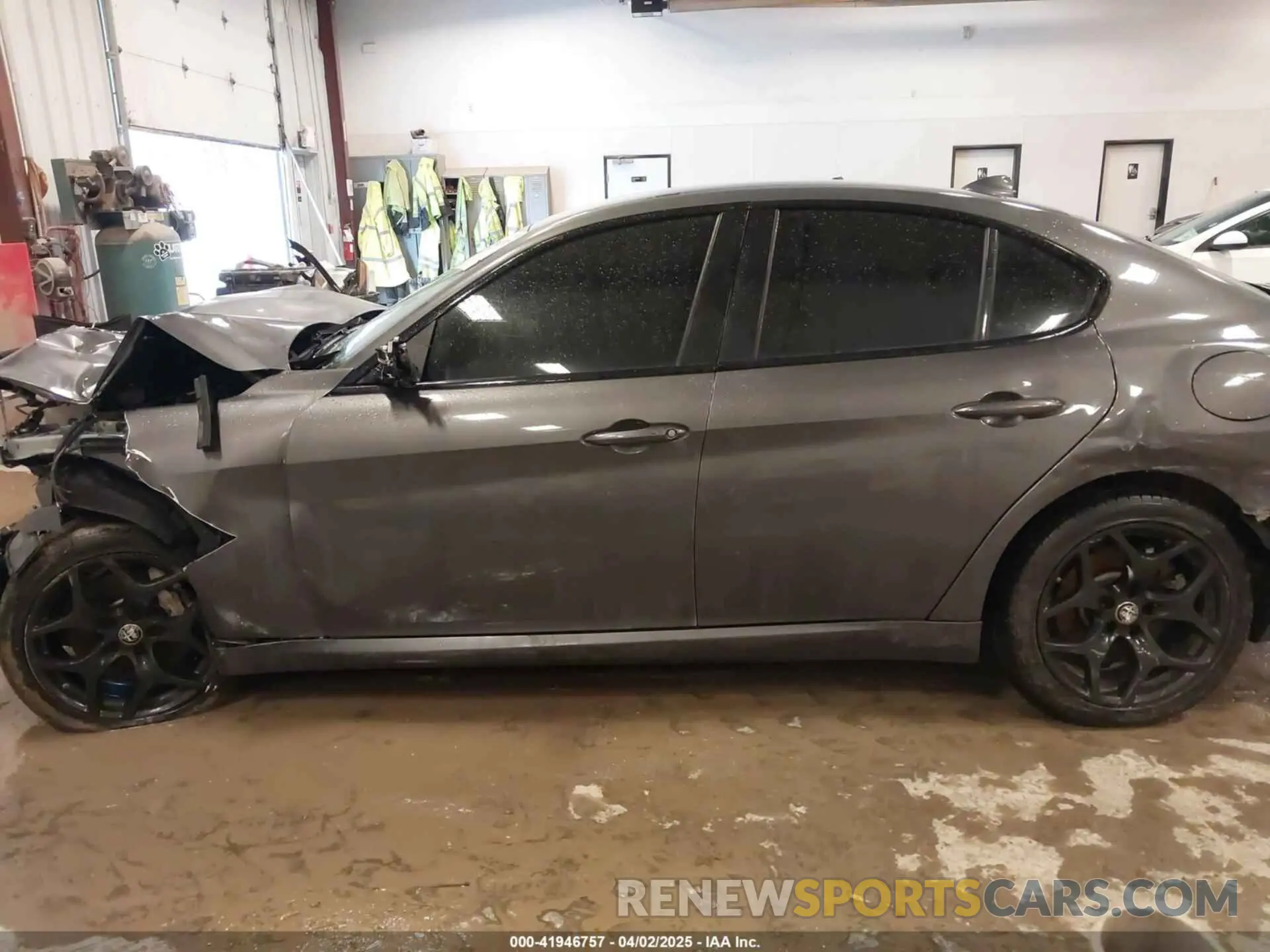 13 fotografías del automóvil dañado ZARFANAN9M7646445 ALFA ROMEO GIULIA 2021