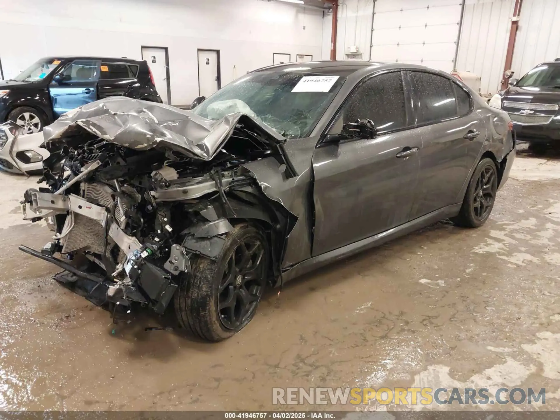 2 fotografías del automóvil dañado ZARFANAN9M7646445 ALFA ROMEO GIULIA 2021