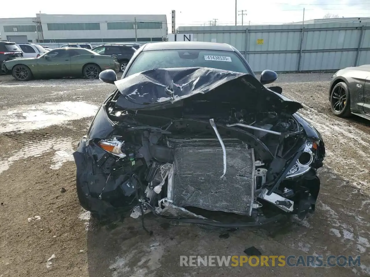 5 fotografías del automóvil dañado ZARFANANXM7648317 ALFA ROMEO GIULIA 2021