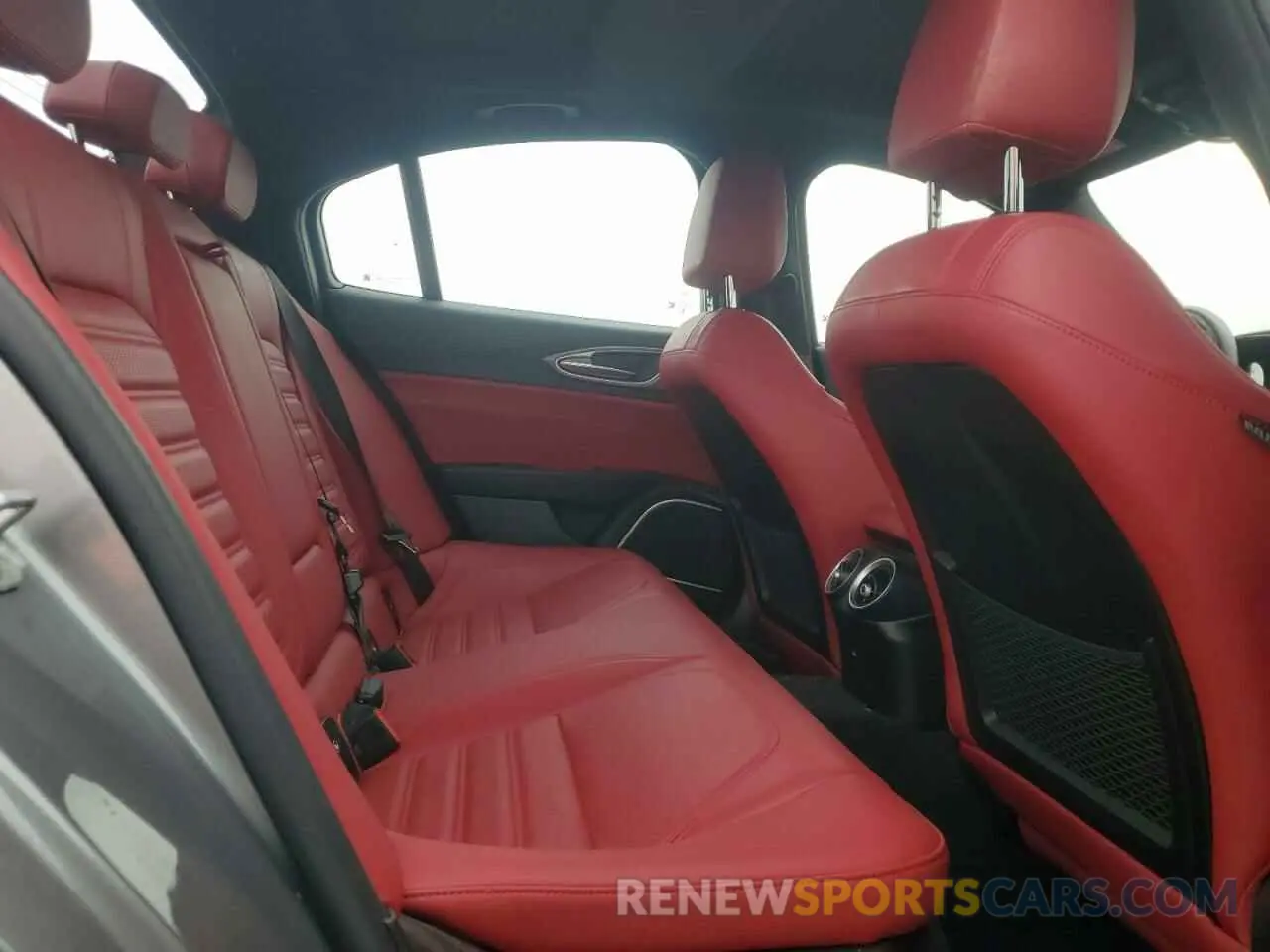 10 fotografías del automóvil dañado ZARFANBN5M7643959 ALFA ROMEO GIULIA 2021