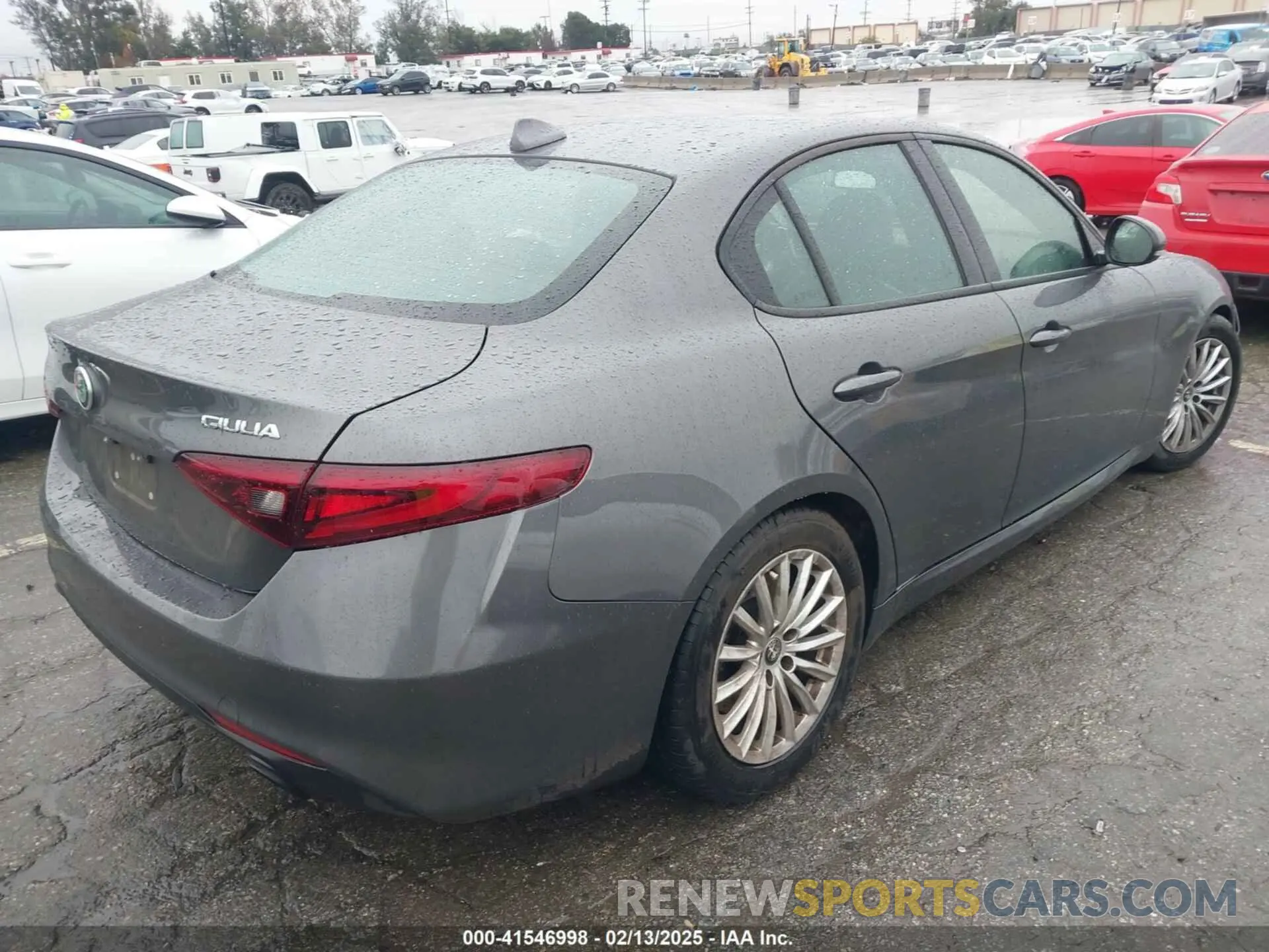 4 fotografías del automóvil dañado ZARFAMAN1N7661999 ALFA ROMEO GIULIA 2022