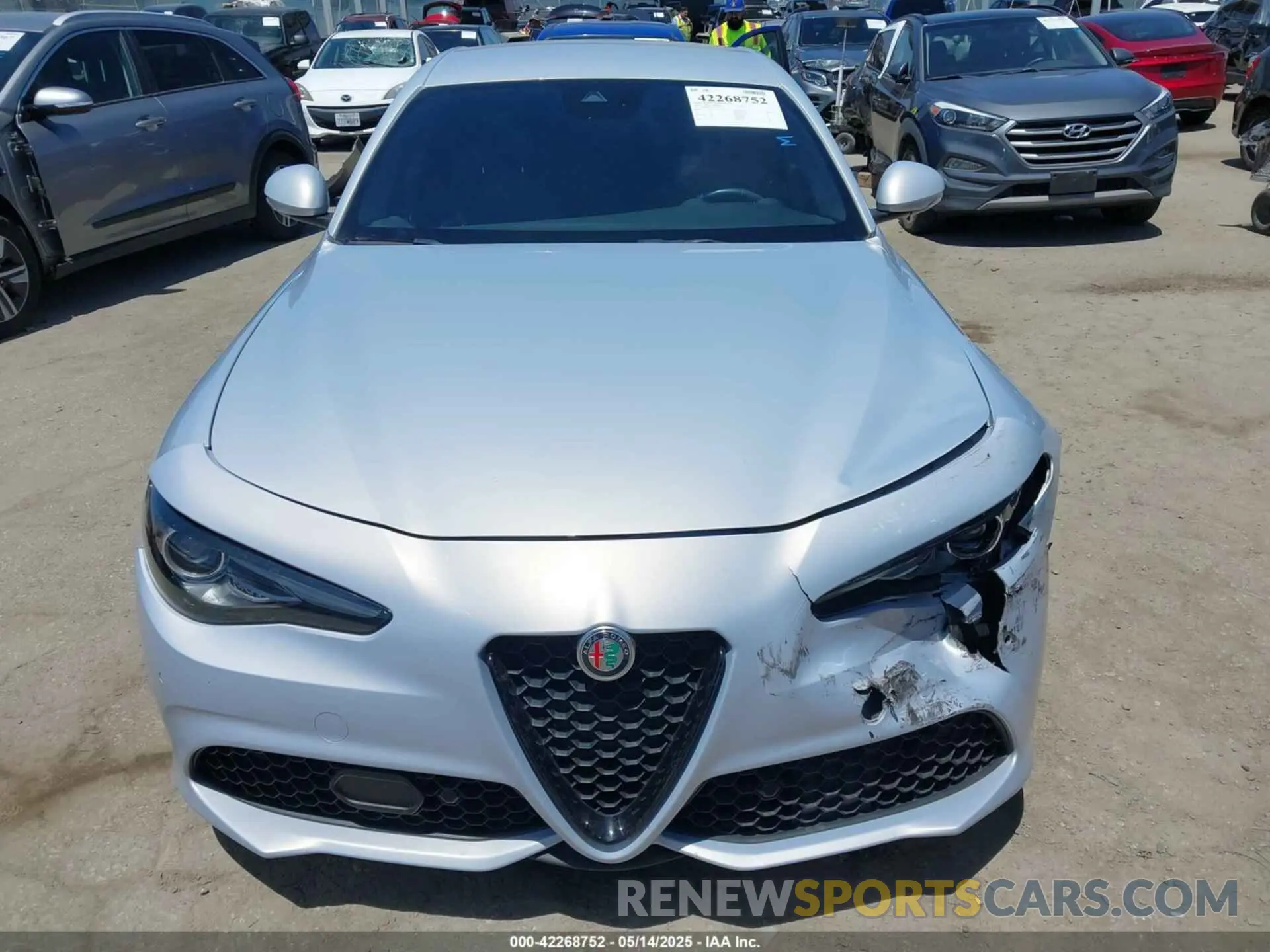 12 fotografías del automóvil dañado ZARFAMAN4N7661642 ALFA ROMEO GIULIA 2022