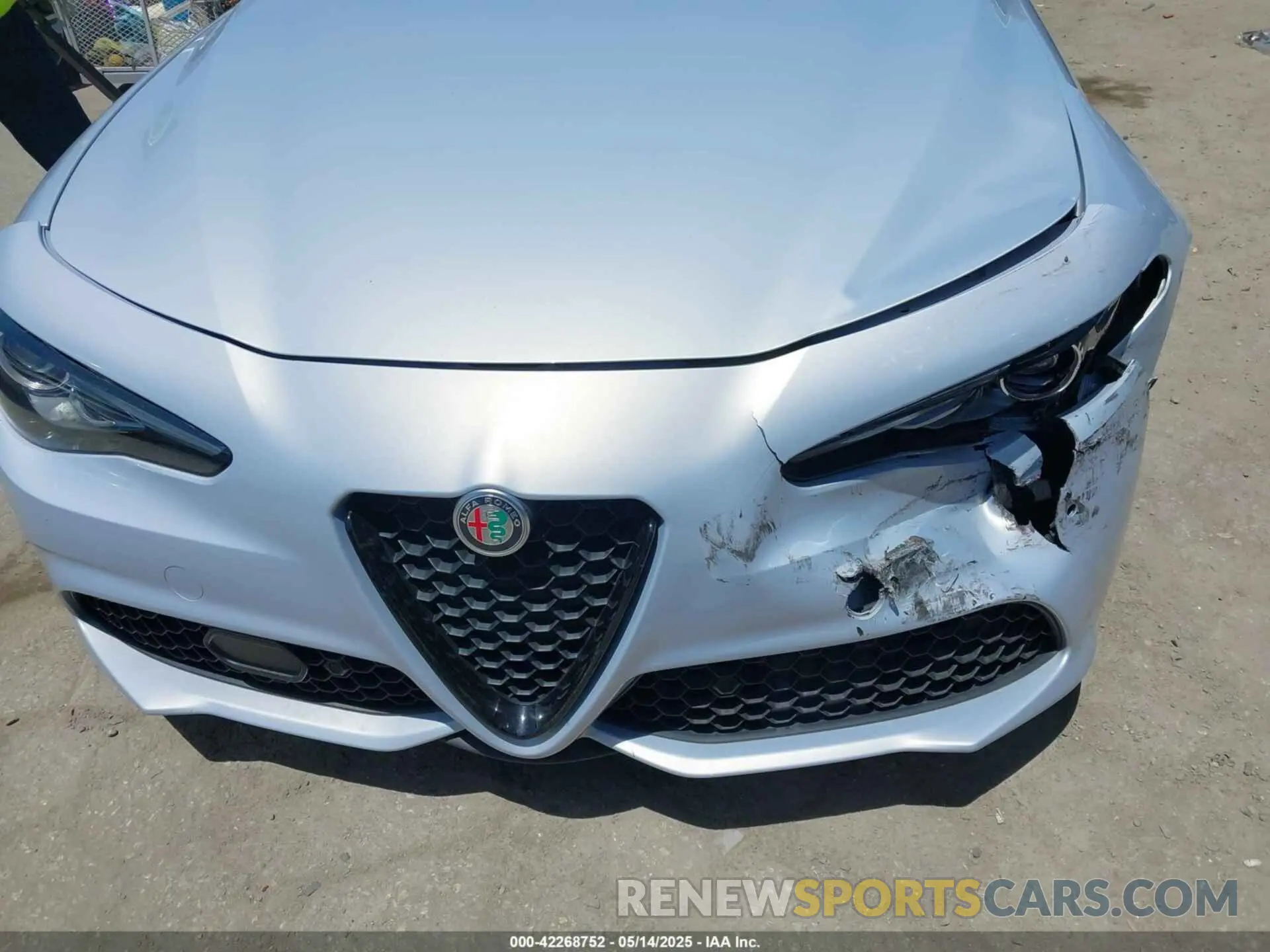 17 fotografías del automóvil dañado ZARFAMAN4N7661642 ALFA ROMEO GIULIA 2022