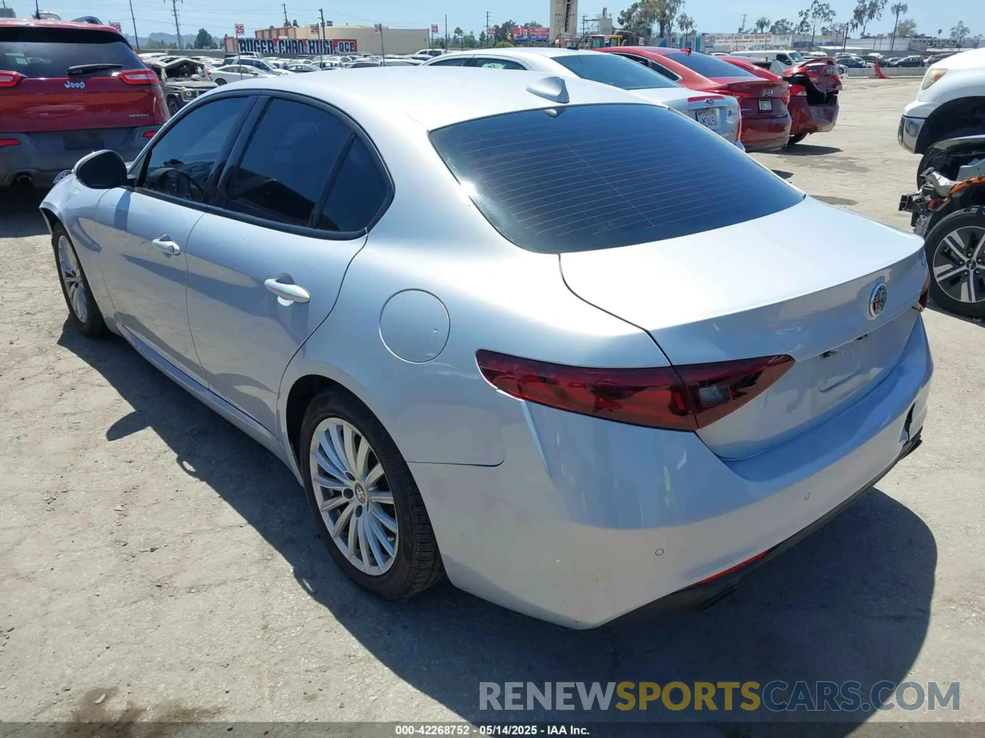 3 fotografías del automóvil dañado ZARFAMAN4N7661642 ALFA ROMEO GIULIA 2022
