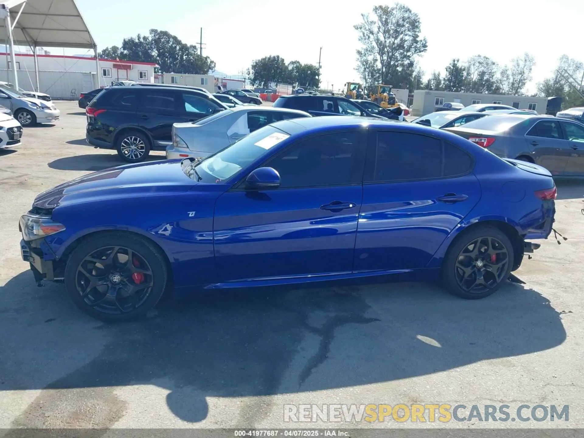 15 fotografías del automóvil dañado ZARFAMBN2N7663498 ALFA ROMEO GIULIA 2022