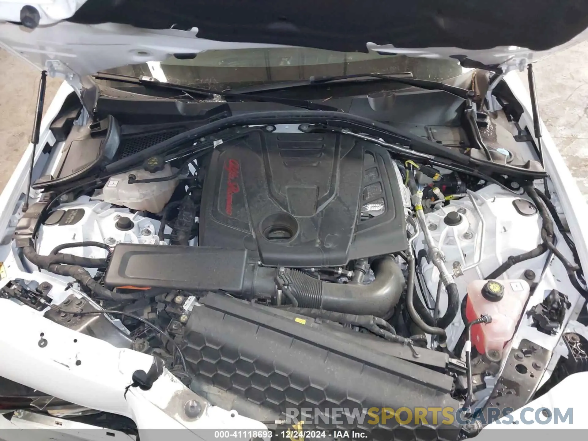 10 fotografías del automóvil dañado ZARFANBN8N7661843 ALFA ROMEO GIULIA 2022