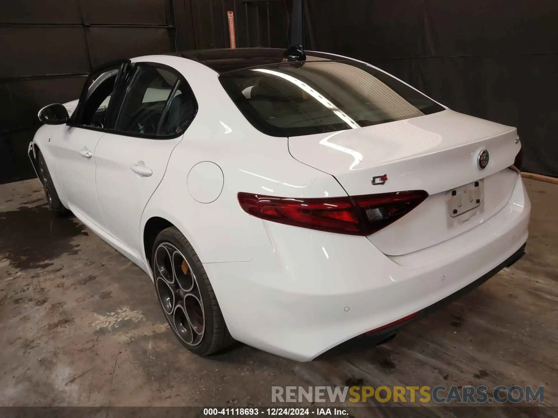 3 fotografías del automóvil dañado ZARFANBN8N7661843 ALFA ROMEO GIULIA 2022