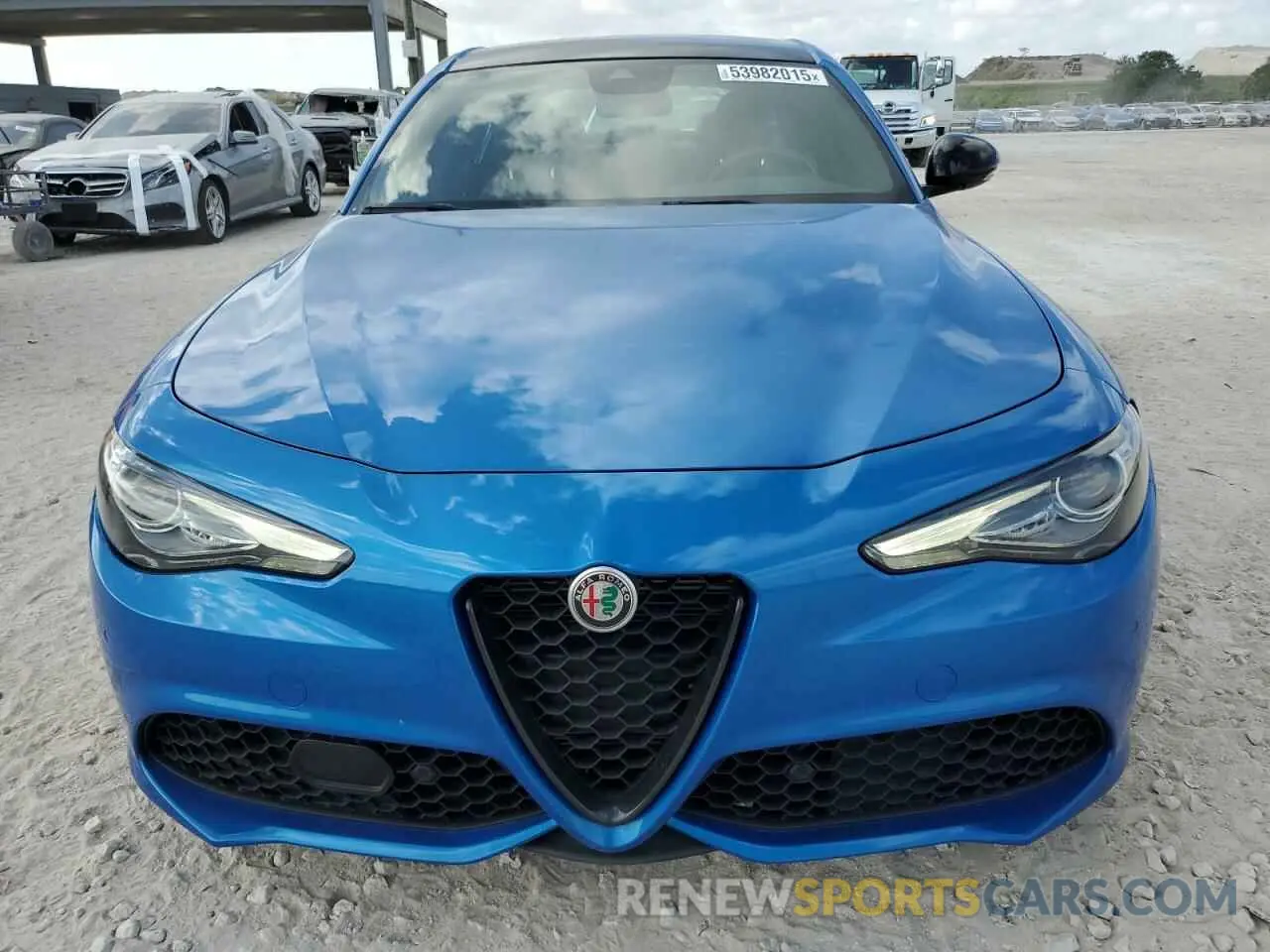 5 fotografías del automóvil dañado ZARFAMBN1P7668694 ALFA ROMEO GIULIA 2023