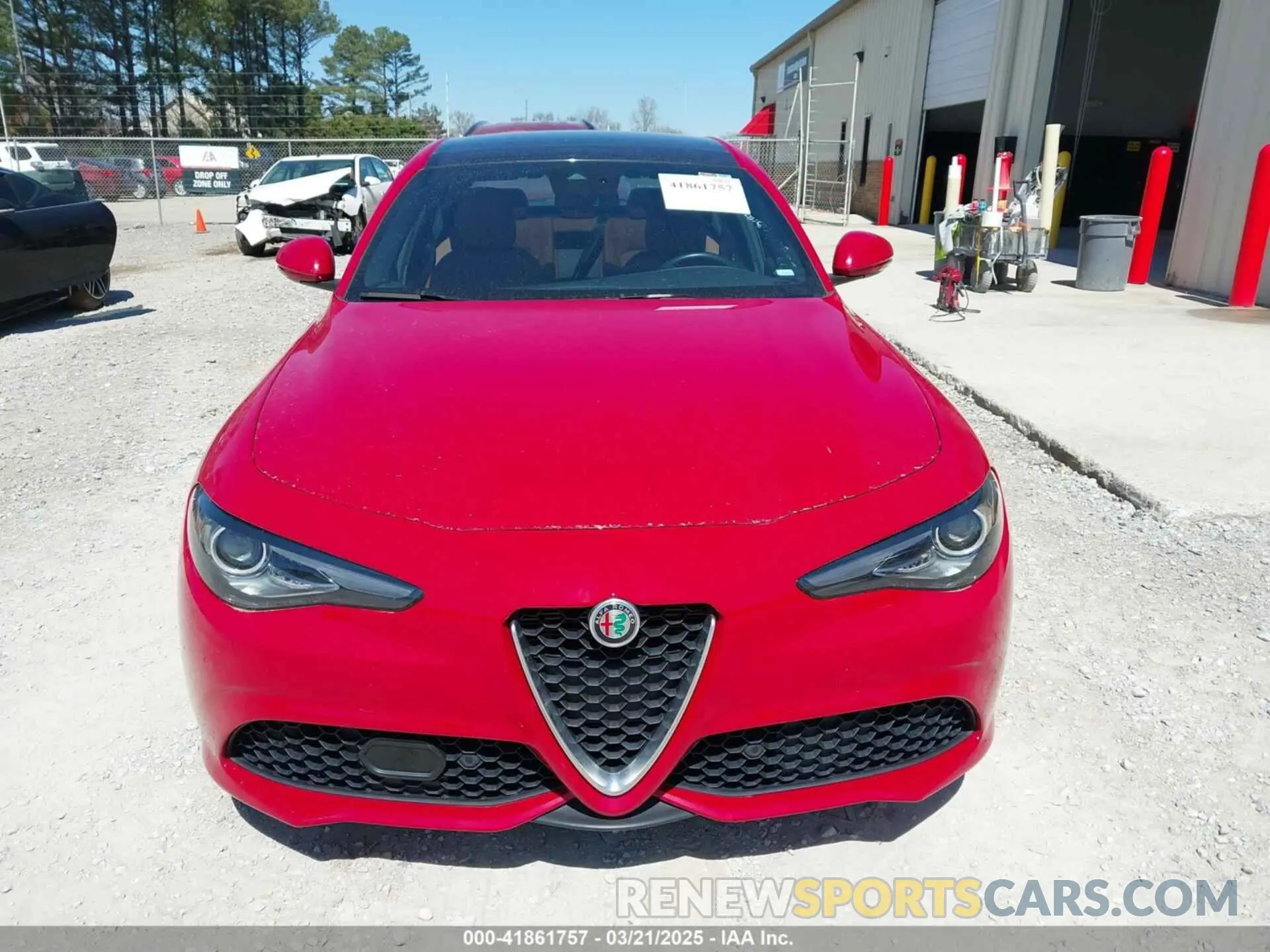 12 fotografías del automóvil dañado ZARFAMBN2P7671183 ALFA ROMEO GIULIA 2023