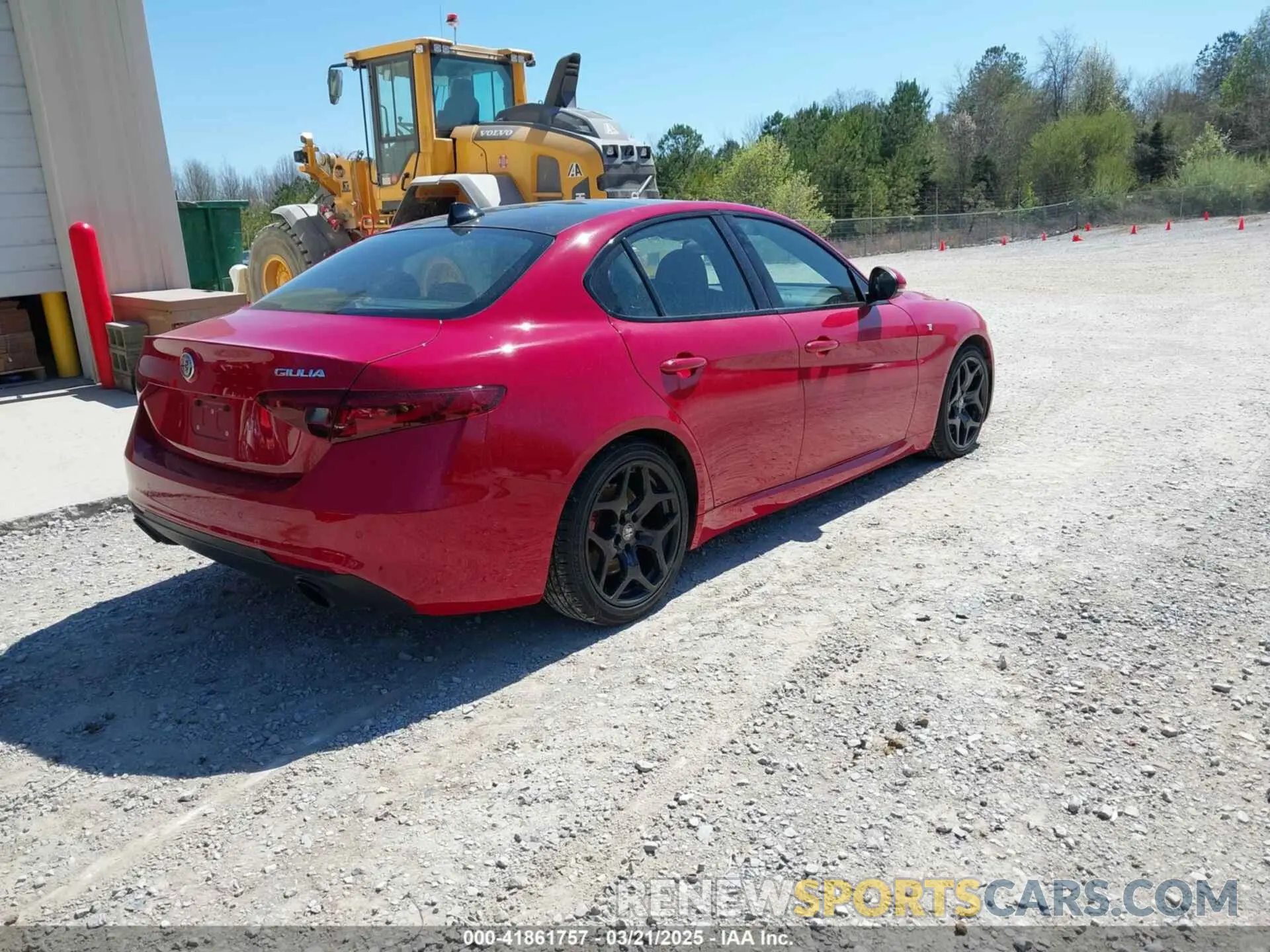 4 fotografías del automóvil dañado ZARFAMBN2P7671183 ALFA ROMEO GIULIA 2023