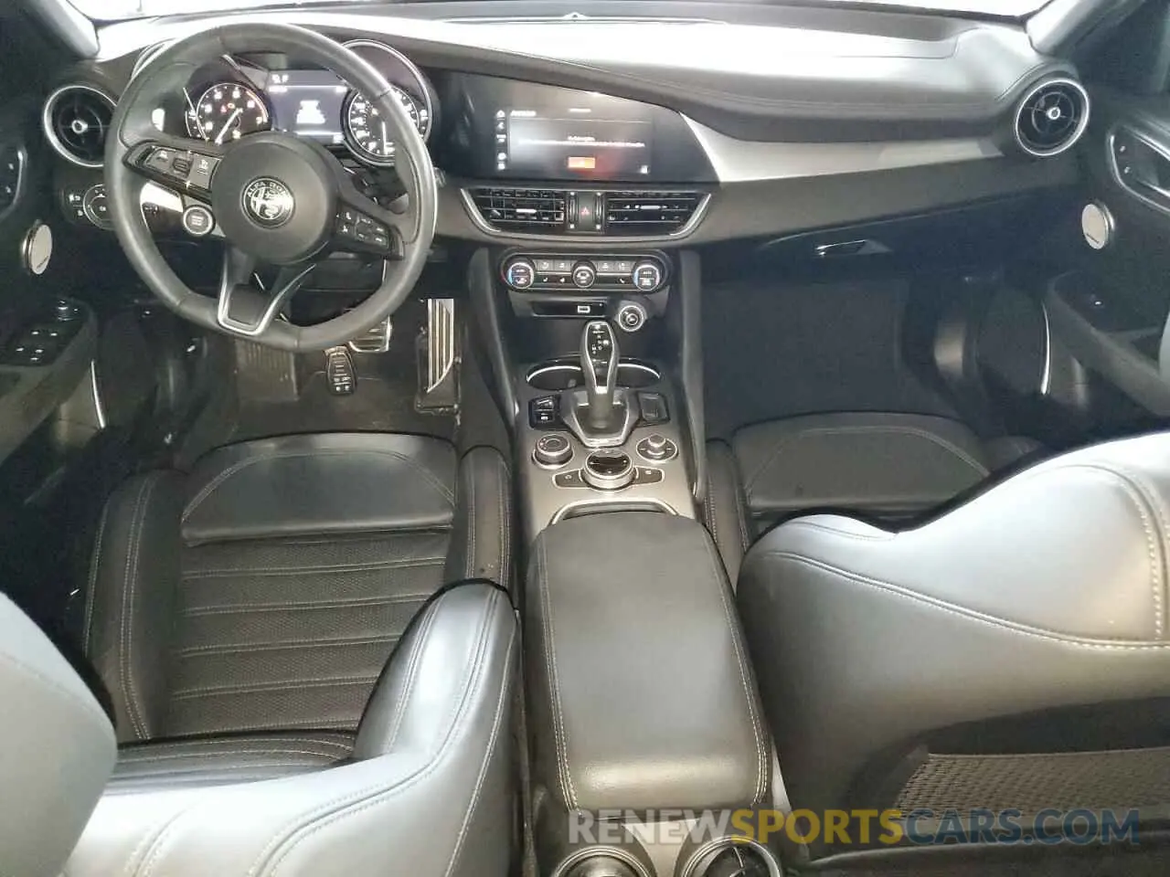 8 fotografías del automóvil dañado ZARFAMBN6P7669436 ALFA ROMEO GIULIA 2023