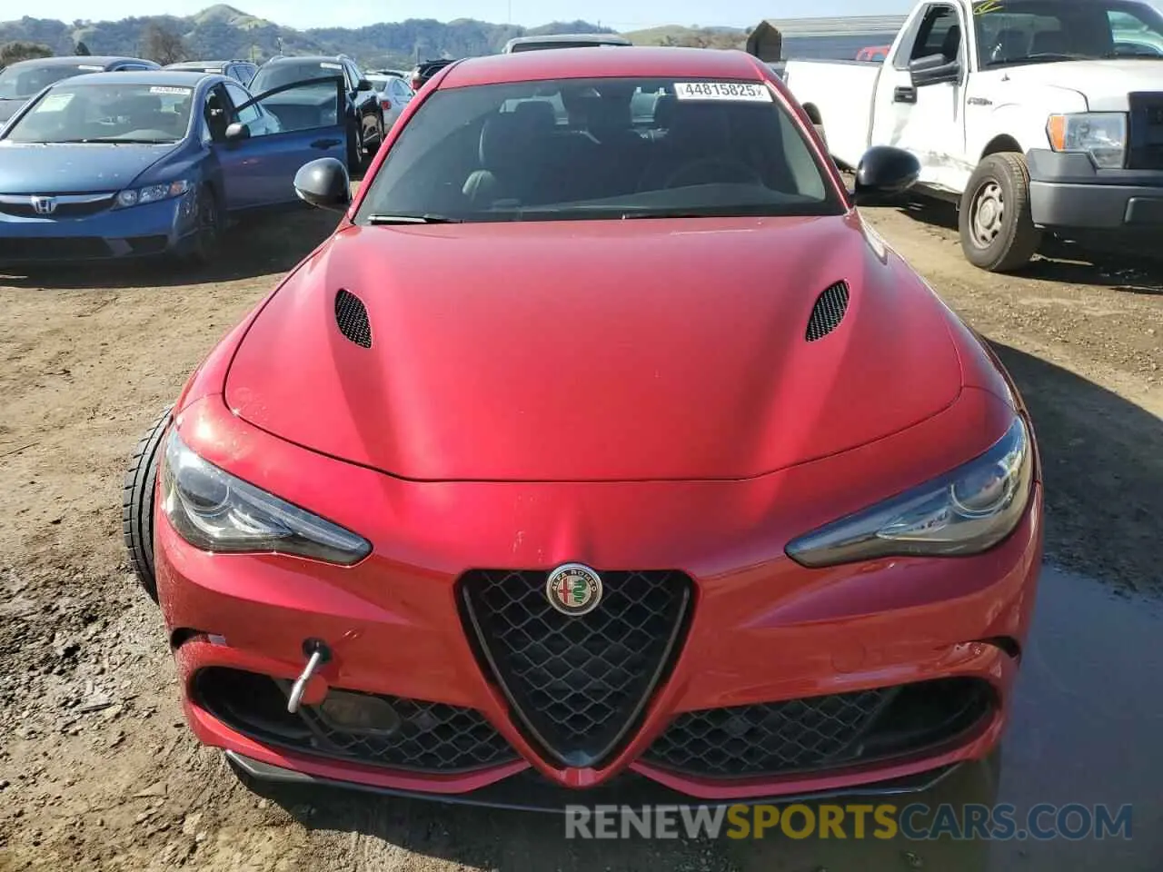 5 fotografías del automóvil dañado ZARFAMEV9P7674755 ALFA ROMEO GIULIA 2023