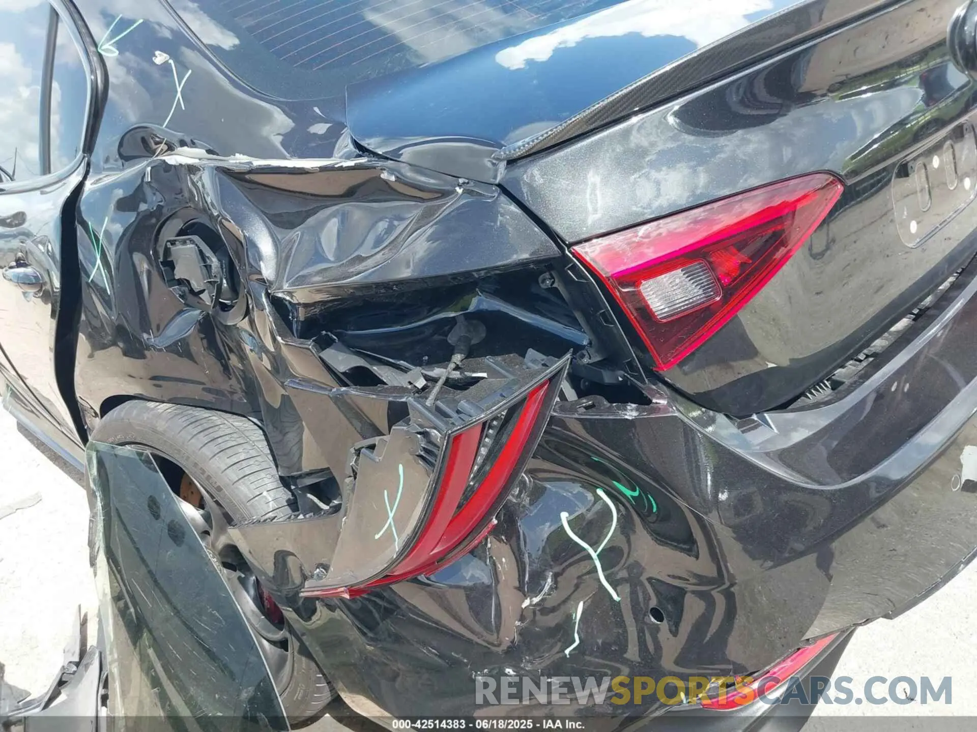 14 fotografías del automóvil dañado ZARFAMEV9P7674979 ALFA ROMEO GIULIA 2023