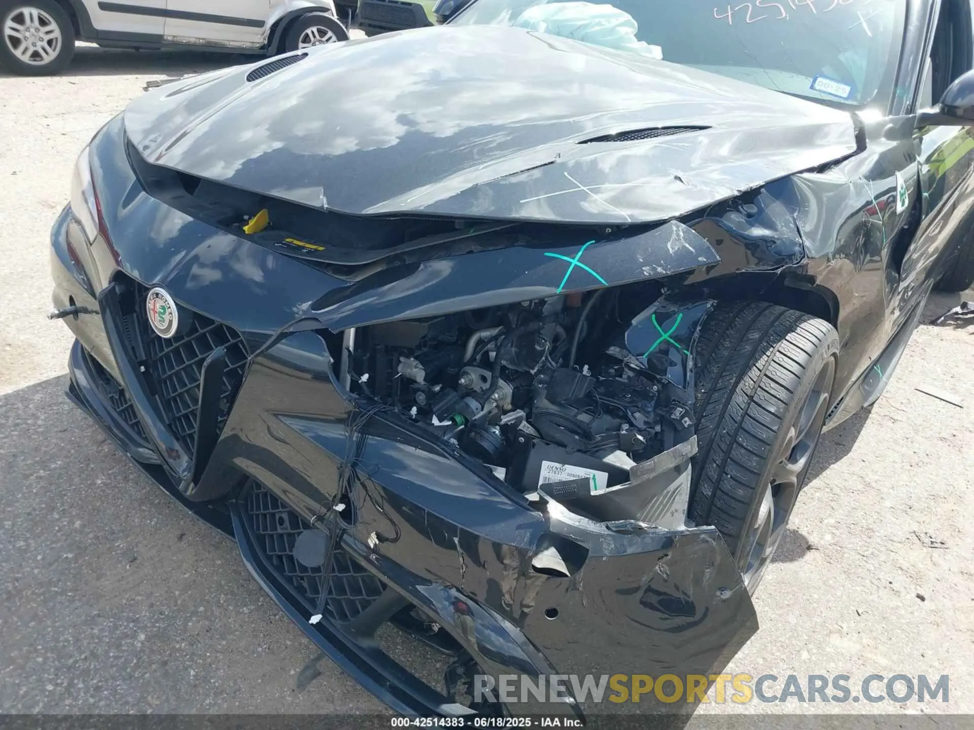 6 fotografías del automóvil dañado ZARFAMEV9P7674979 ALFA ROMEO GIULIA 2023