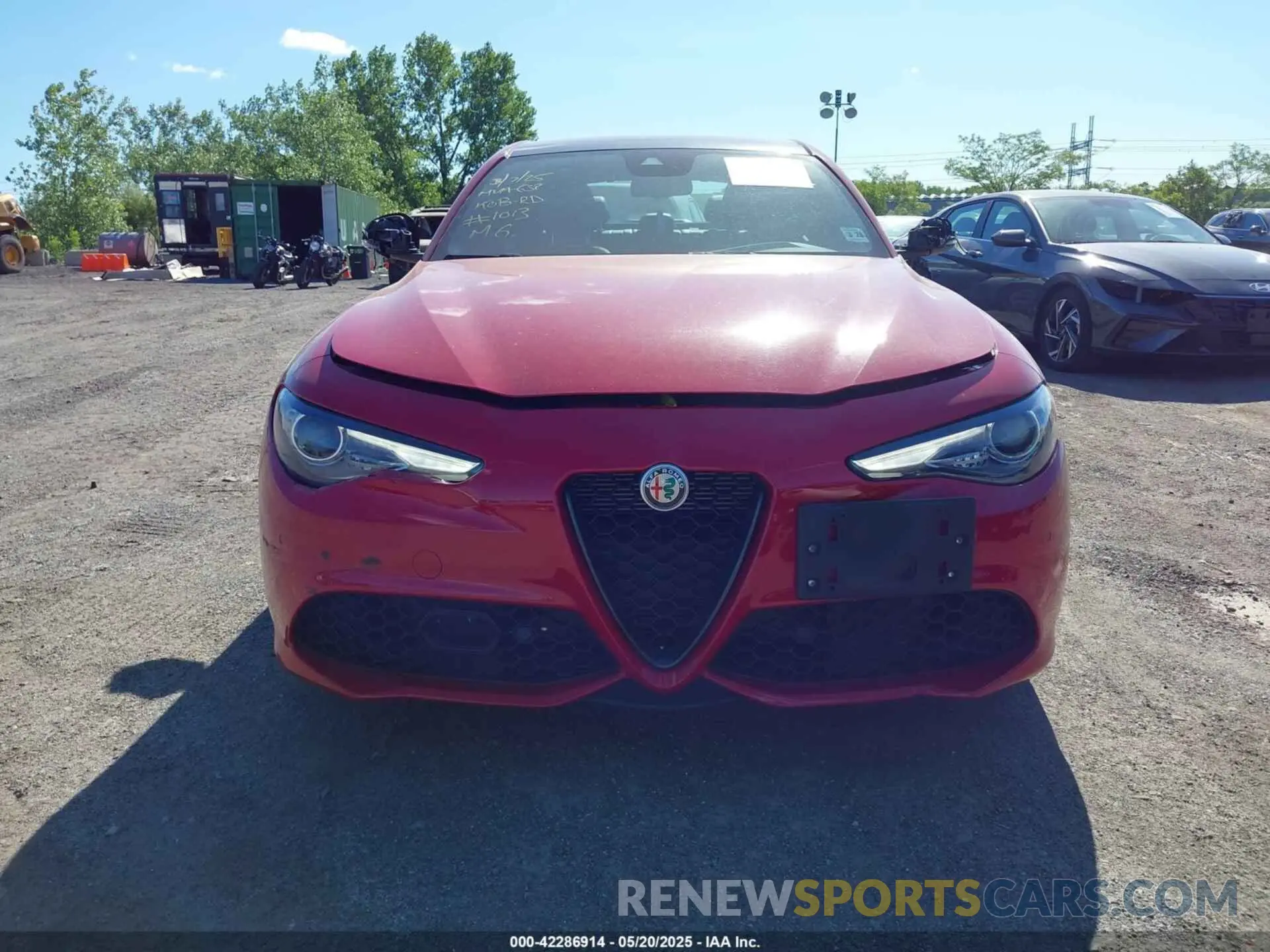 12 fotografías del automóvil dañado ZARFANAN0P7671013 ALFA ROMEO GIULIA 2023