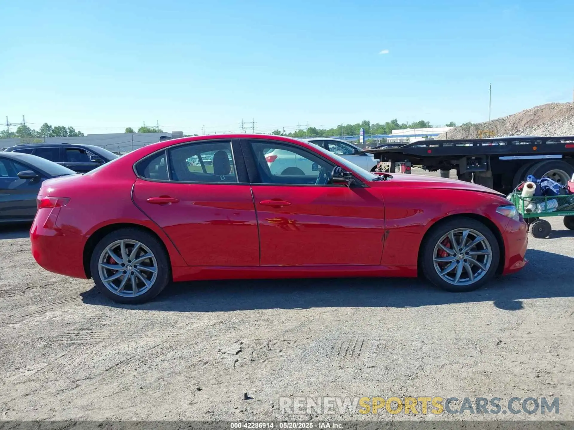 13 fotografías del automóvil dañado ZARFANAN0P7671013 ALFA ROMEO GIULIA 2023