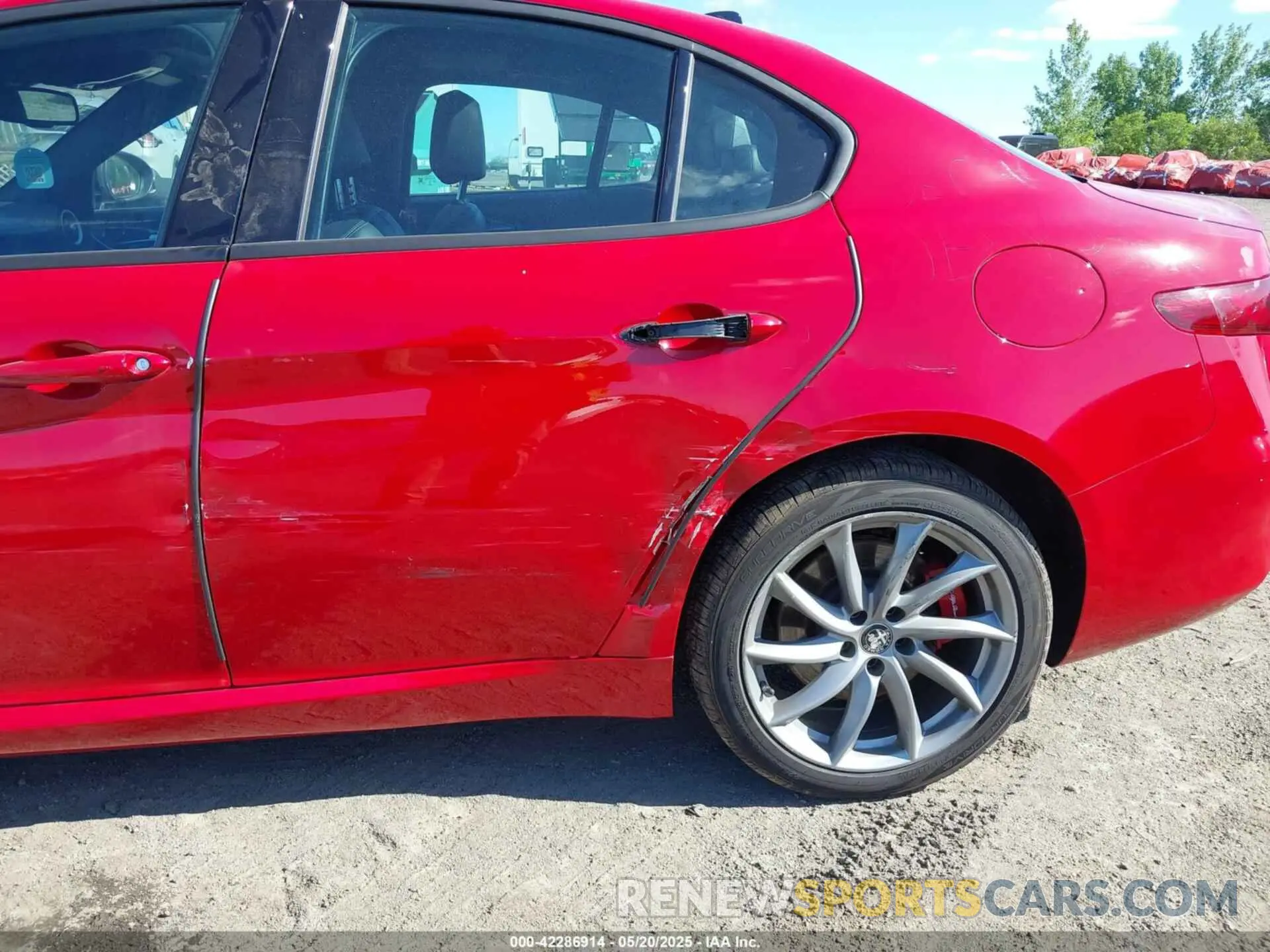 17 fotografías del automóvil dañado ZARFANAN0P7671013 ALFA ROMEO GIULIA 2023