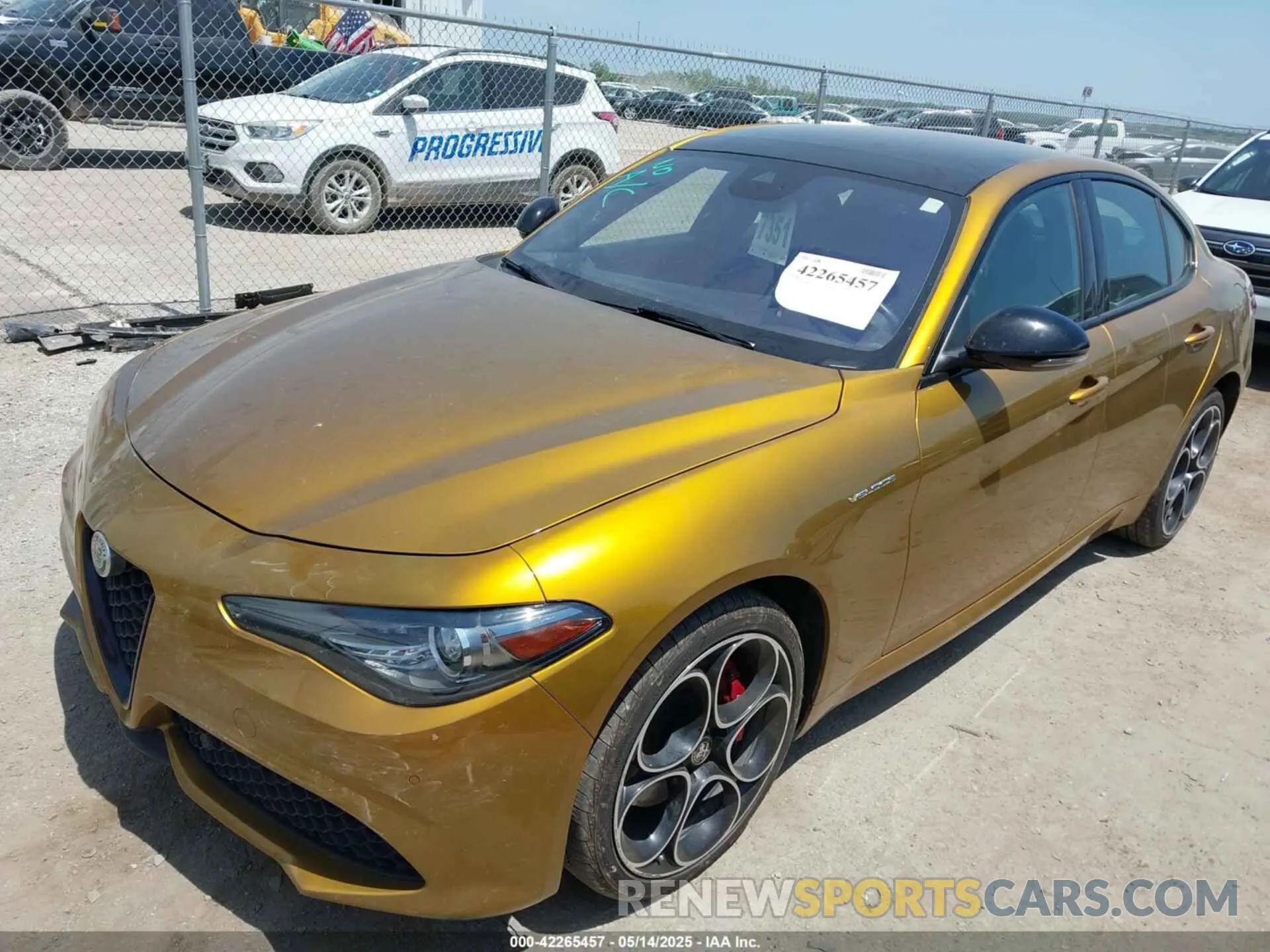 2 fotografías del automóvil dañado ZARFANBN6P7670771 ALFA ROMEO GIULIA 2023