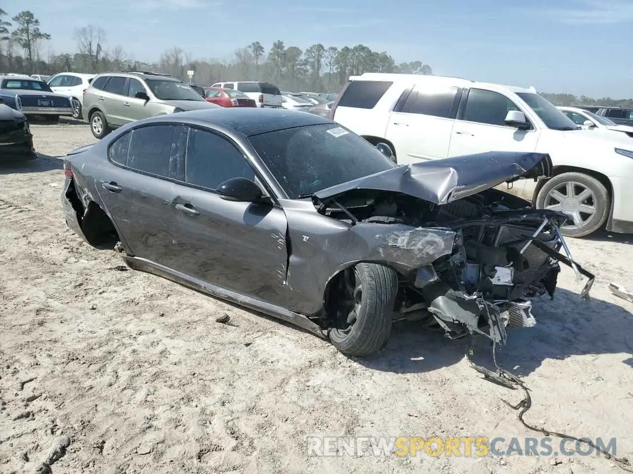 4 fotografías del automóvil dañado ZARFAMBN1R7681805 ALFA ROMEO GIULIA 2024