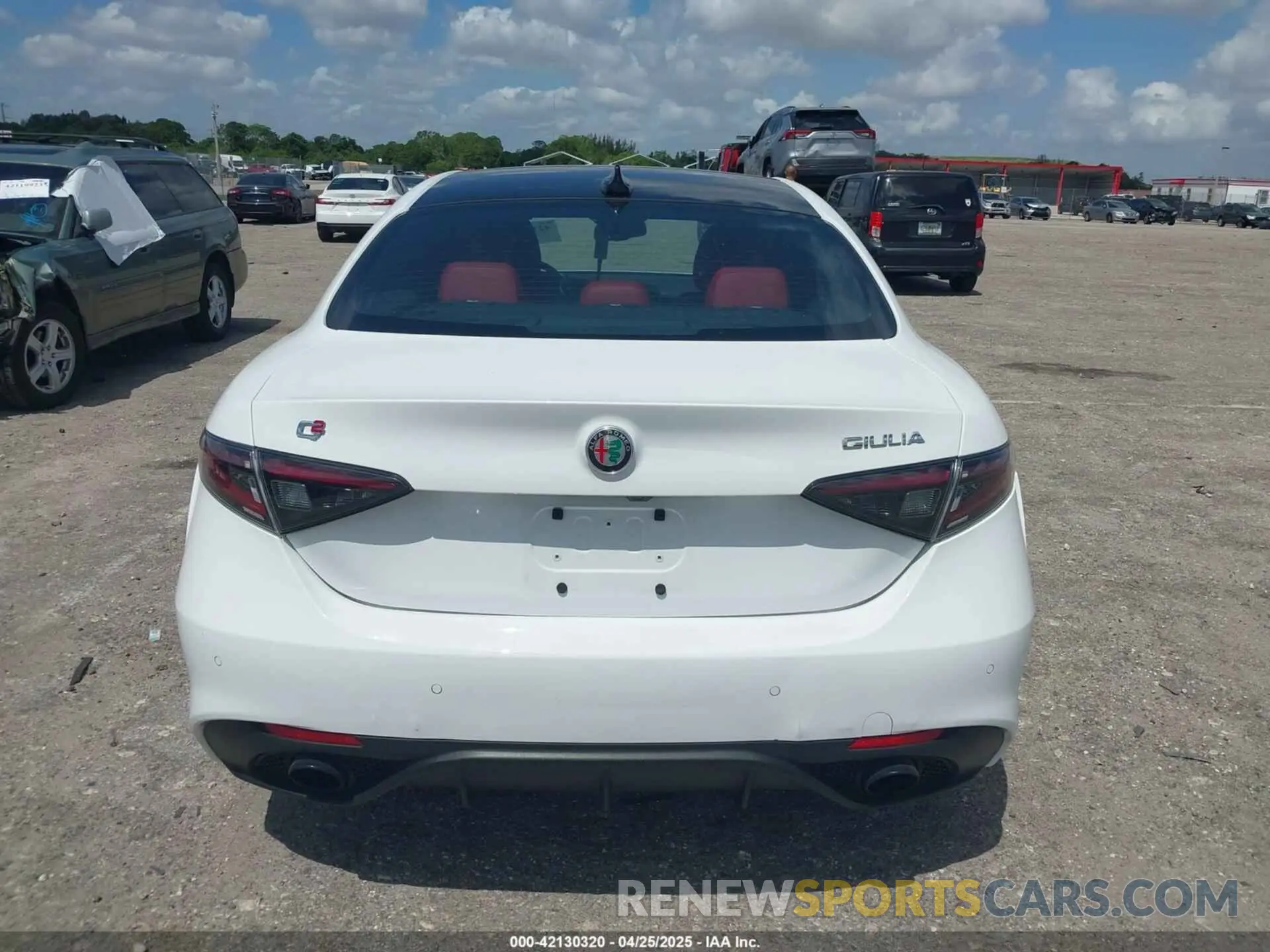 16 fotografías del automóvil dañado ZARFAMBN8R7679971 ALFA ROMEO GIULIA 2024