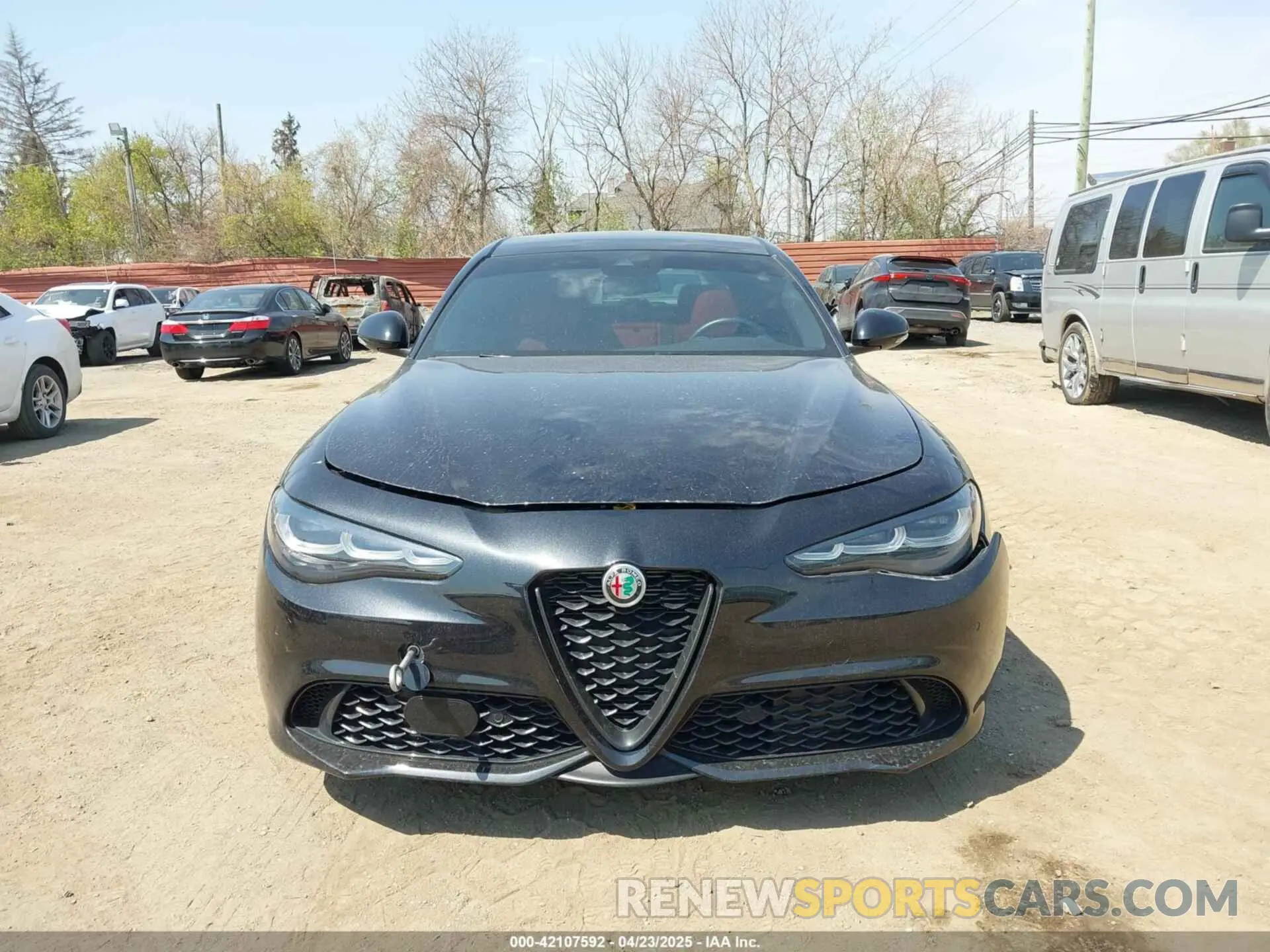 12 fotografías del automóvil dañado ZARFANBN6R7677934 ALFA ROMEO GIULIA 2024
