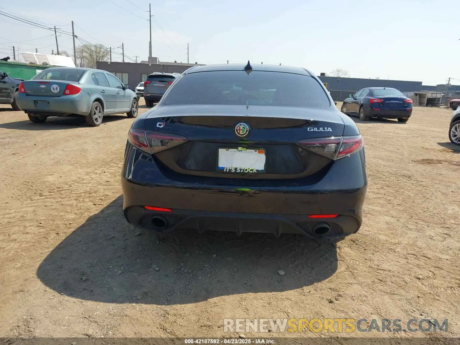 16 fotografías del automóvil dañado ZARFANBN6R7677934 ALFA ROMEO GIULIA 2024