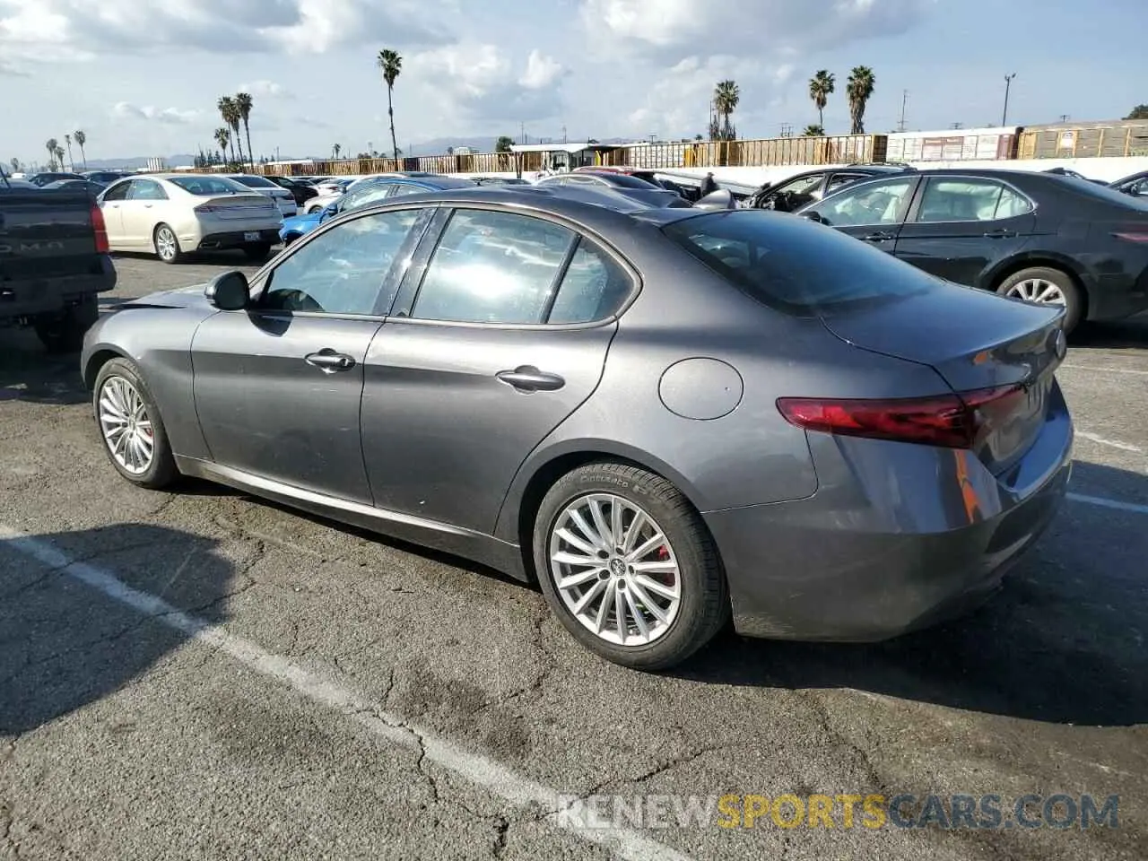 2 fotografías del automóvil dañado ZARFAMAN7P7673836 ALFA ROMEO GIULIA SPR 2023