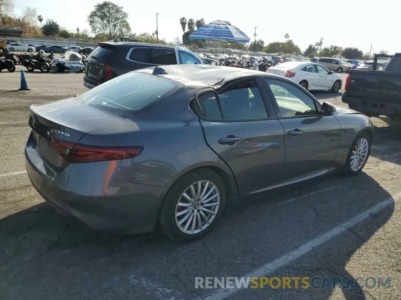 3 fotografías del automóvil dañado ZARFAMAN7P7673836 ALFA ROMEO GIULIA SPR 2023