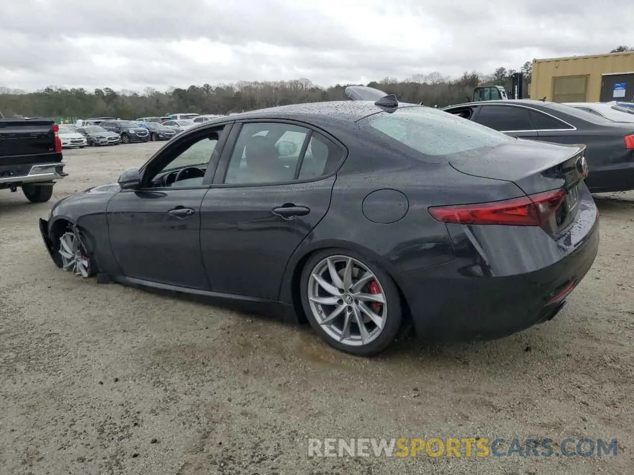 2 fotografías del automóvil dañado ZARFAMANXP7670834 ALFA ROMEO GIULIA SPR 2023