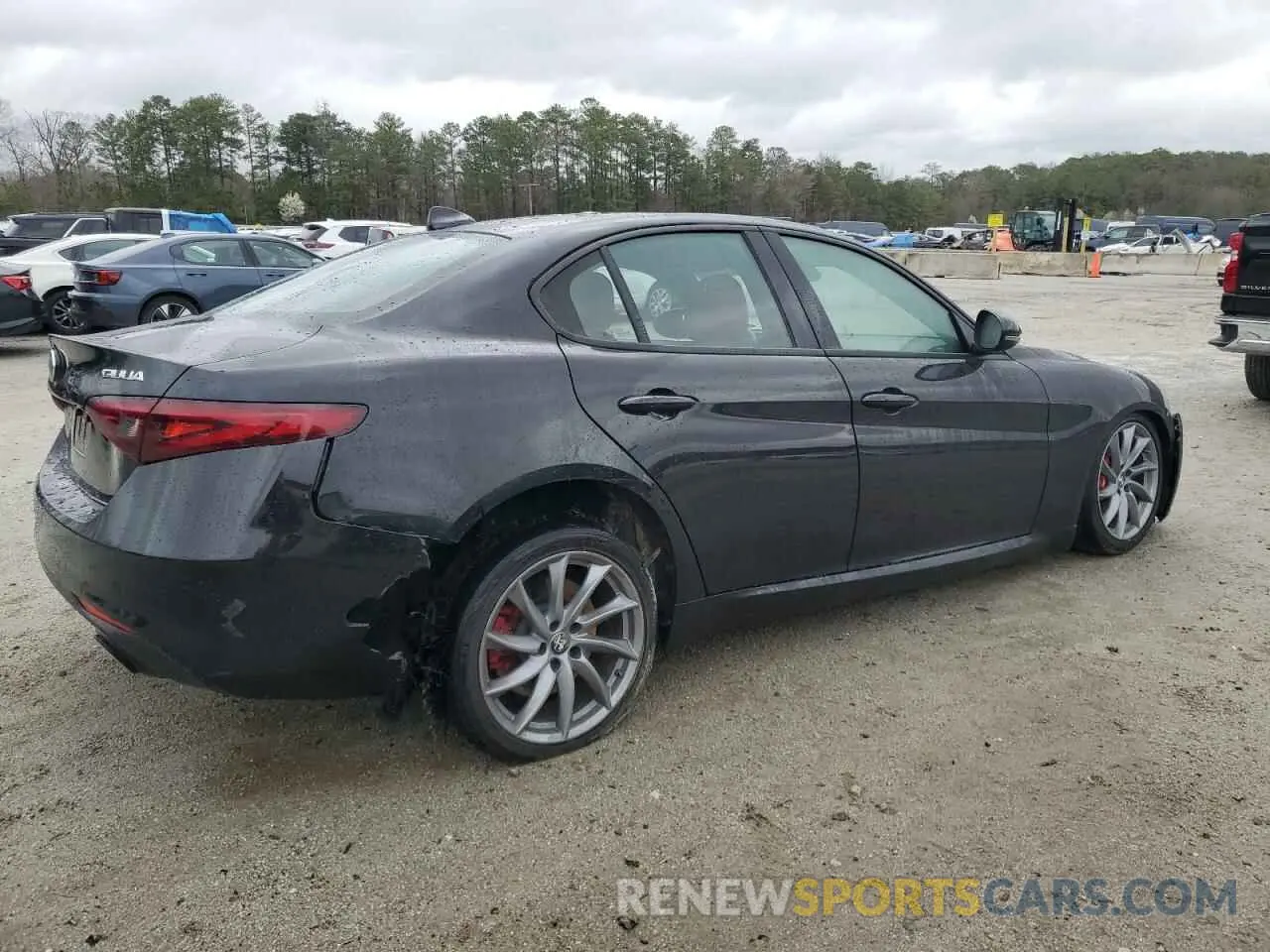 3 fotografías del automóvil dañado ZARFAMANXP7670834 ALFA ROMEO GIULIA SPR 2023