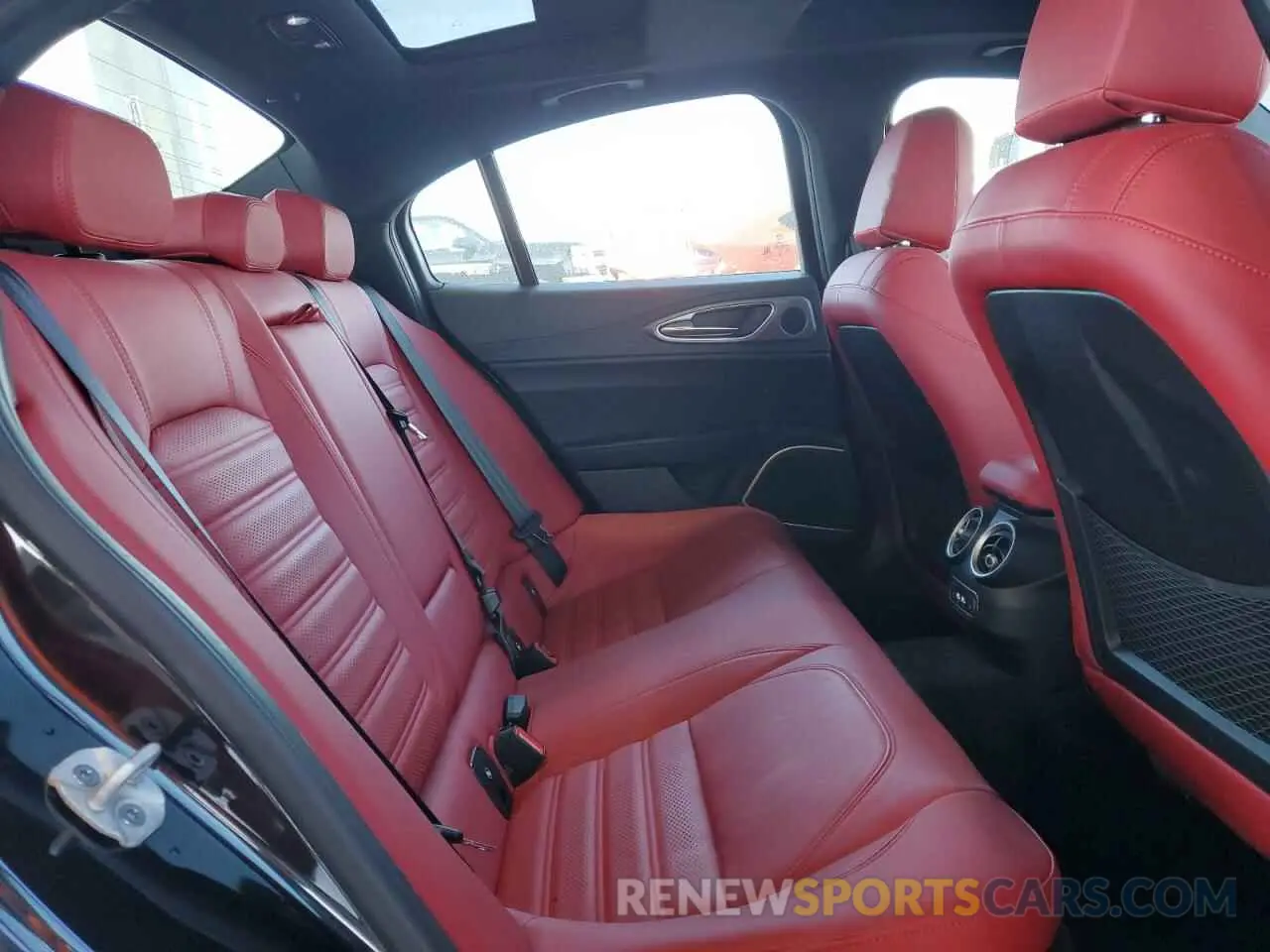 10 fotografías del automóvil dañado ZARFAMBN1N7654274 ALFA ROMEO GIULIA SUP 2022