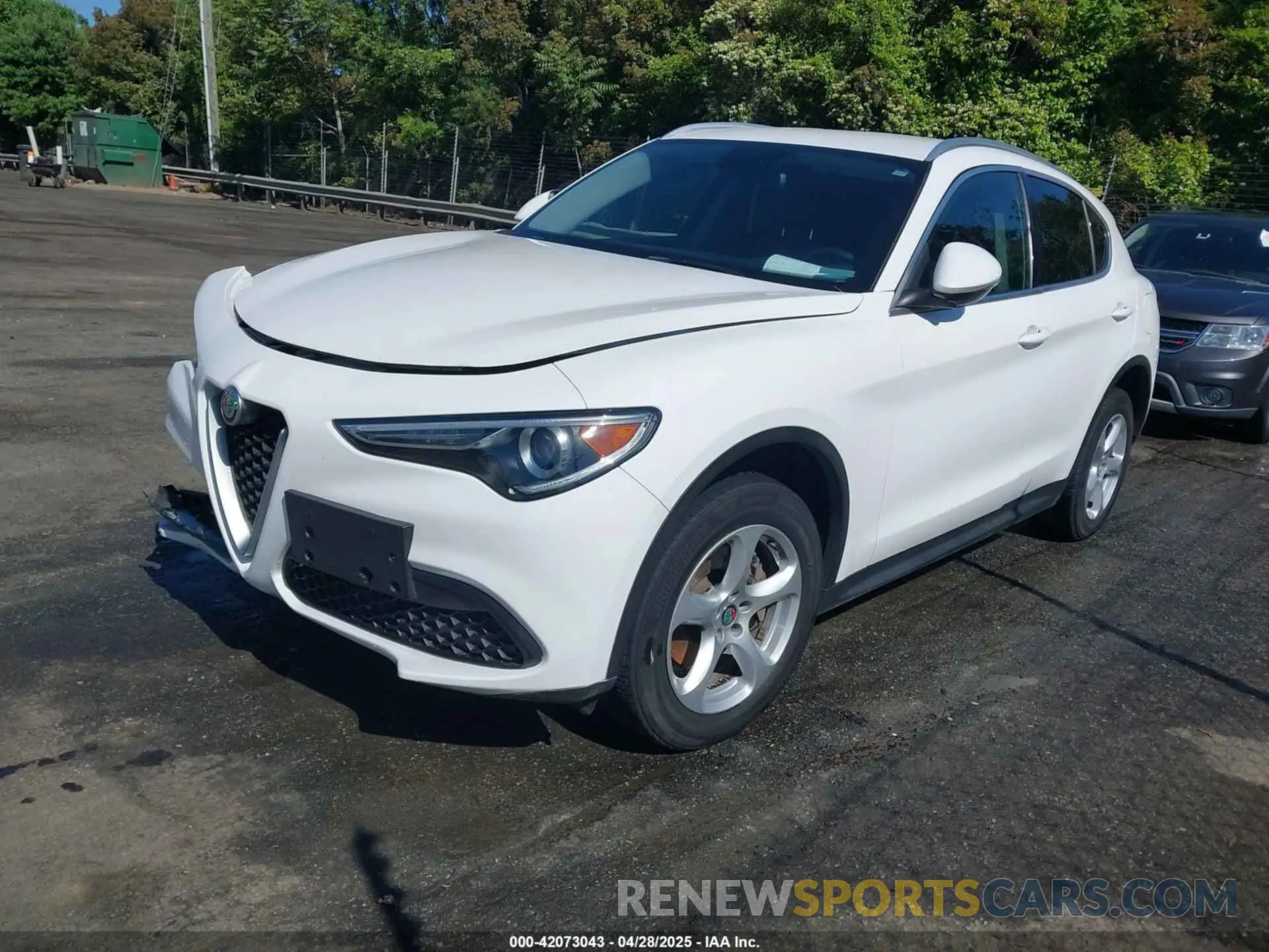 2 fotografías del automóvil dañado ZASPAJAN0K7C41814 ALFA ROMEO STELVIO 2019