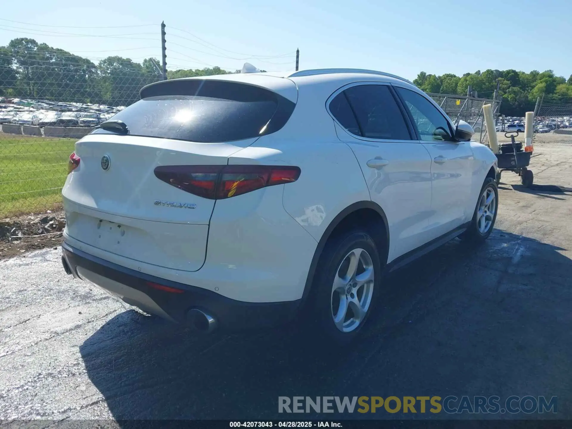 4 fotografías del automóvil dañado ZASPAJAN0K7C41814 ALFA ROMEO STELVIO 2019