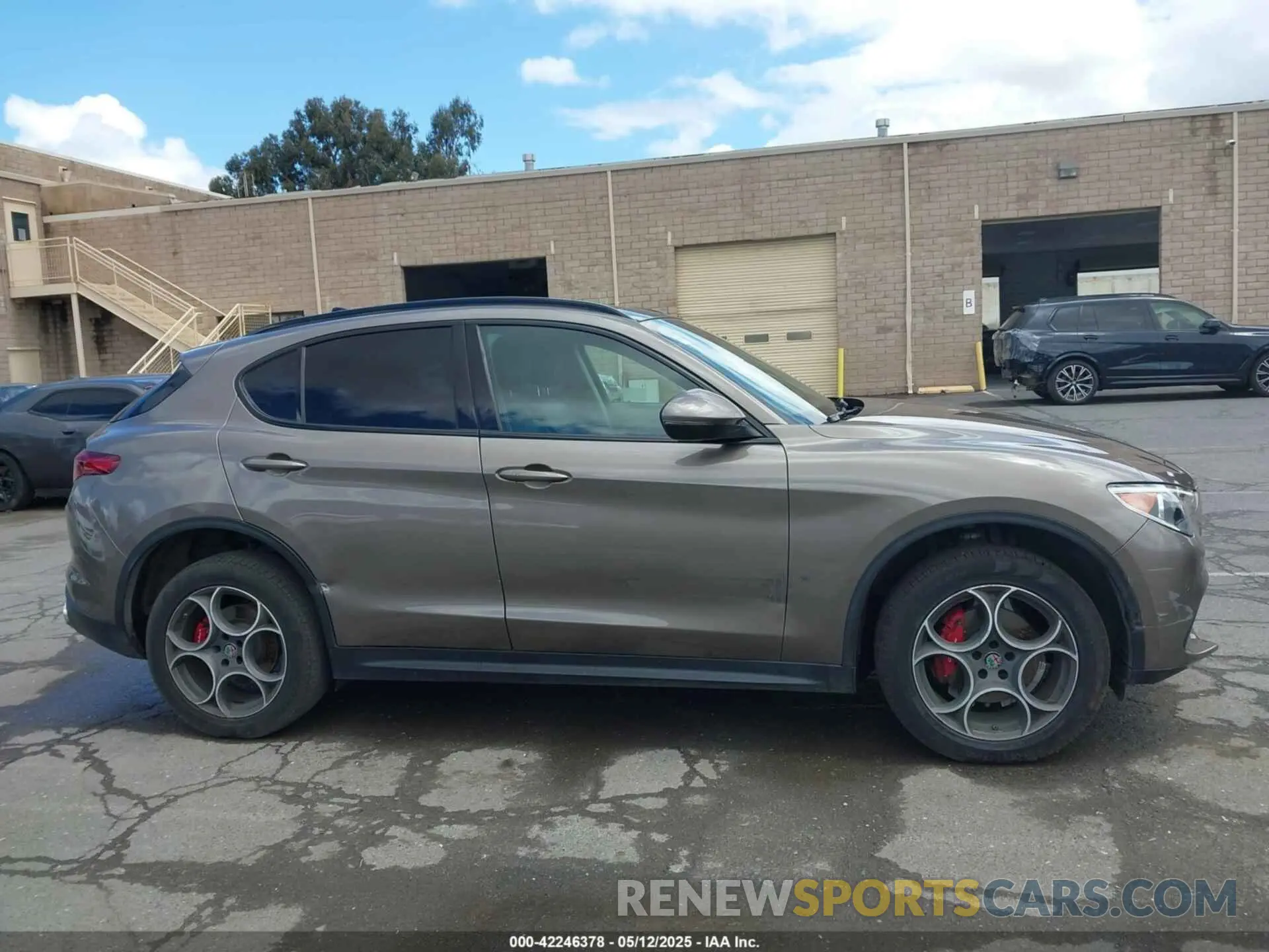 13 fotografías del automóvil dañado ZASPAJAN2K7C48523 ALFA ROMEO STELVIO 2019
