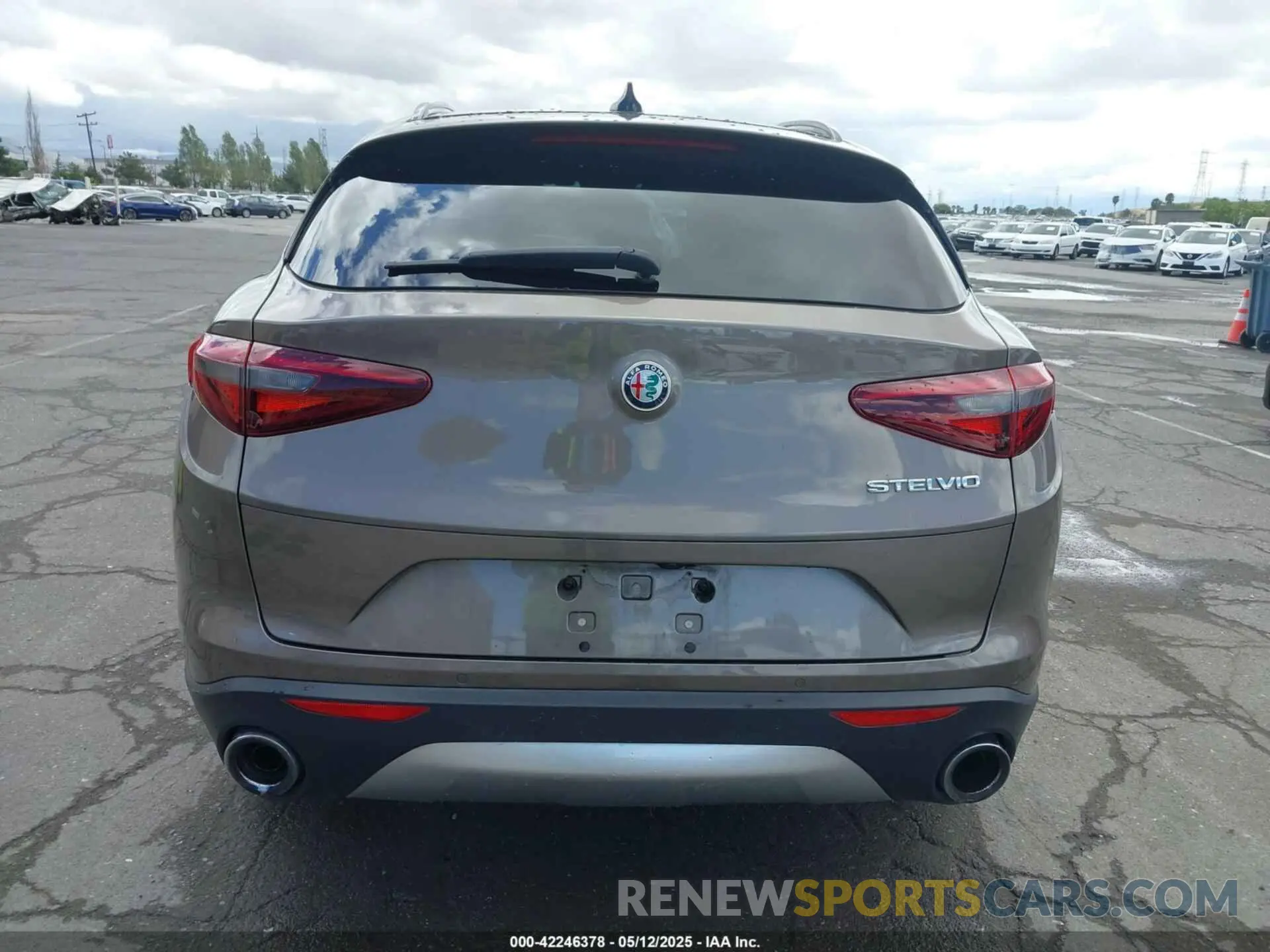 16 fotografías del automóvil dañado ZASPAJAN2K7C48523 ALFA ROMEO STELVIO 2019