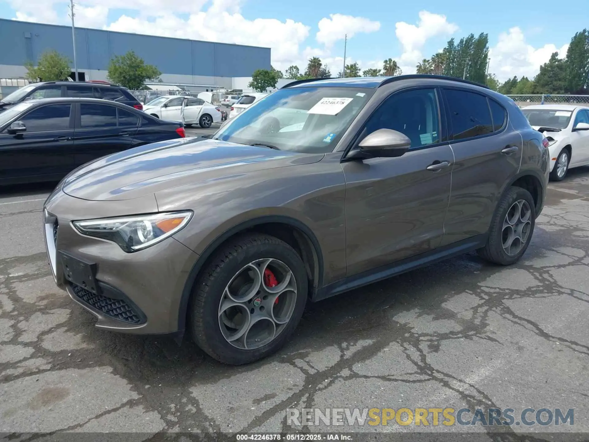 2 fotografías del automóvil dañado ZASPAJAN2K7C48523 ALFA ROMEO STELVIO 2019