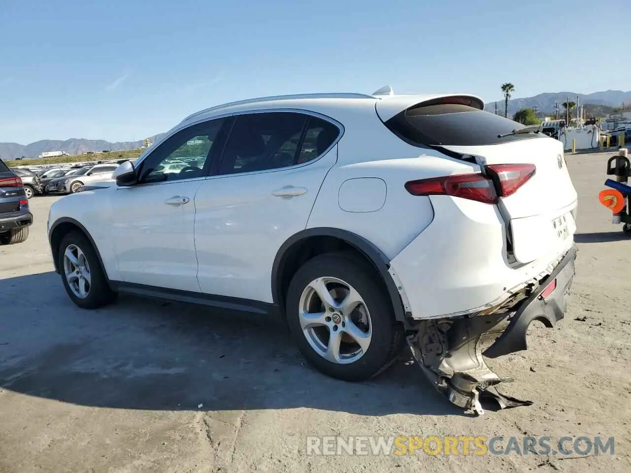 2 fotografías del automóvil dañado ZASPAJAN3K7C72152 ALFA ROMEO STELVIO 2019