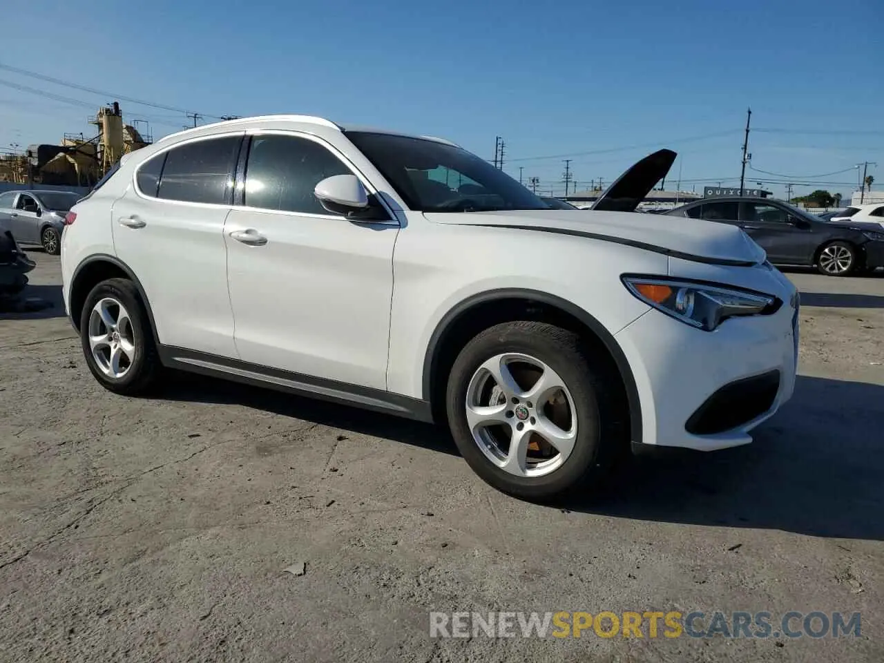 4 fotografías del automóvil dañado ZASPAJAN3K7C72152 ALFA ROMEO STELVIO 2019