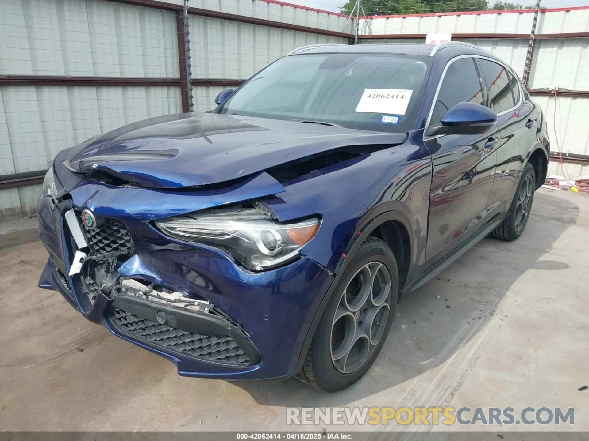 2 fotografías del automóvil dañado ZASPAKAN0K7C44623 ALFA ROMEO STELVIO 2019