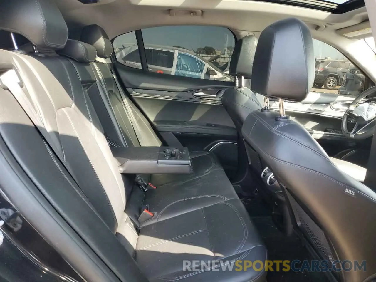 11 fotografías del automóvil dañado ZASPAKAN2K7C39181 ALFA ROMEO STELVIO 2019
