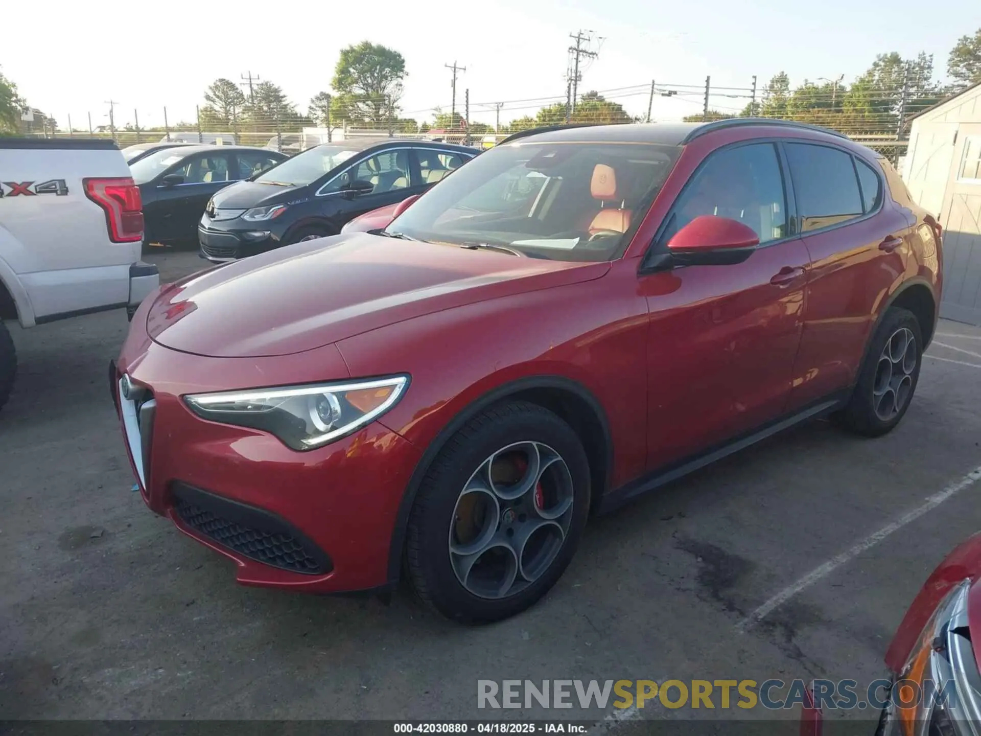 2 fotografías del automóvil dañado ZASPAKBN2K7C69215 ALFA ROMEO STELVIO 2019