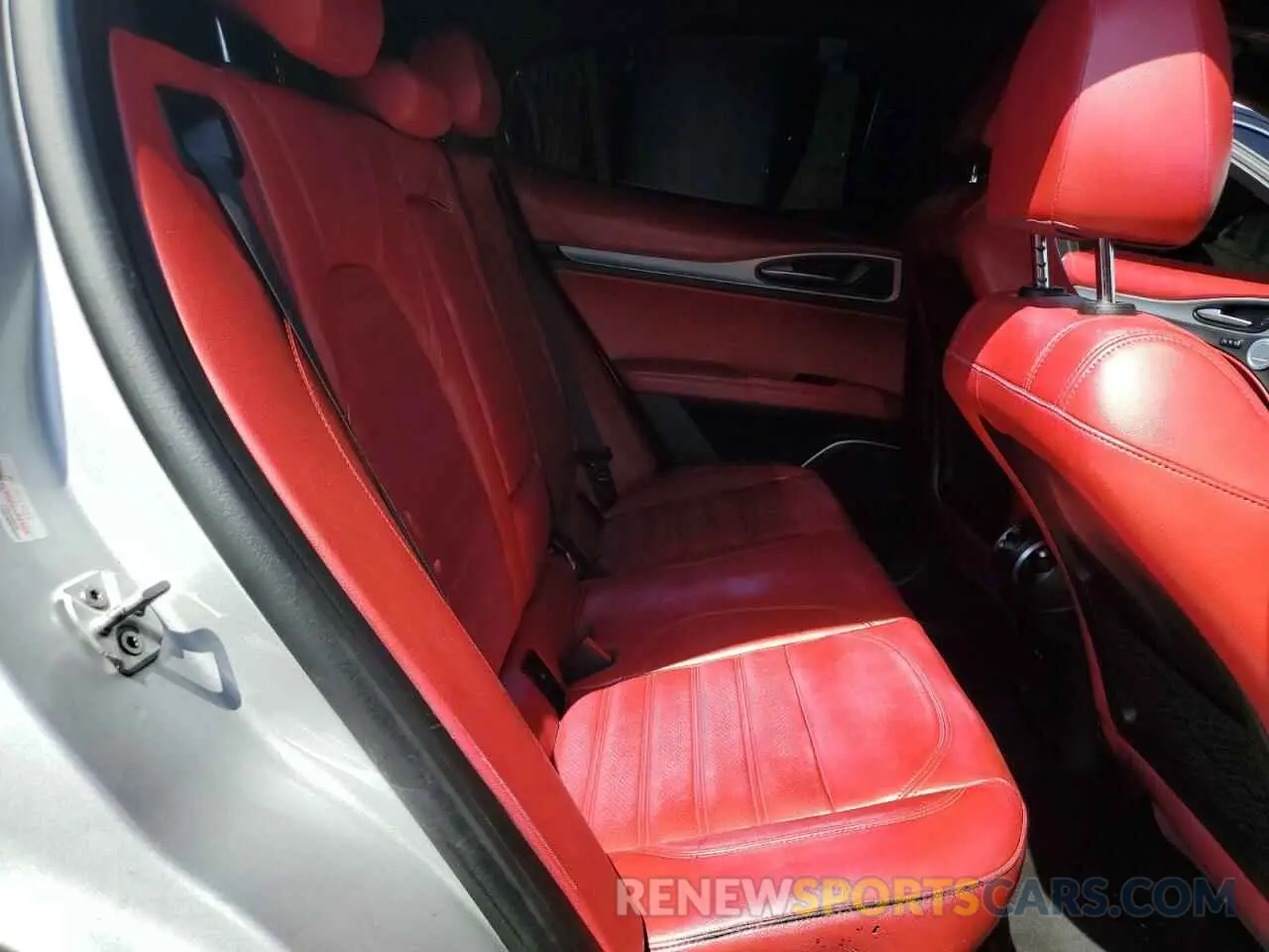 10 fotografías del automóvil dañado ZASPAKBN7K7C37490 ALFA ROMEO STELVIO 2019