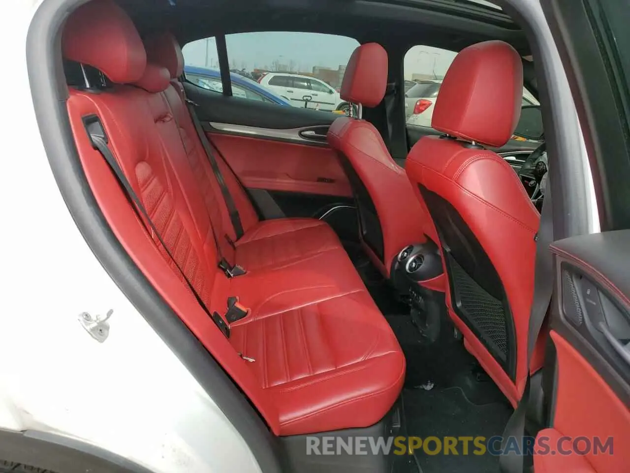 11 fotografías del automóvil dañado ZASPAKBN8K7C49339 ALFA ROMEO STELVIO 2019